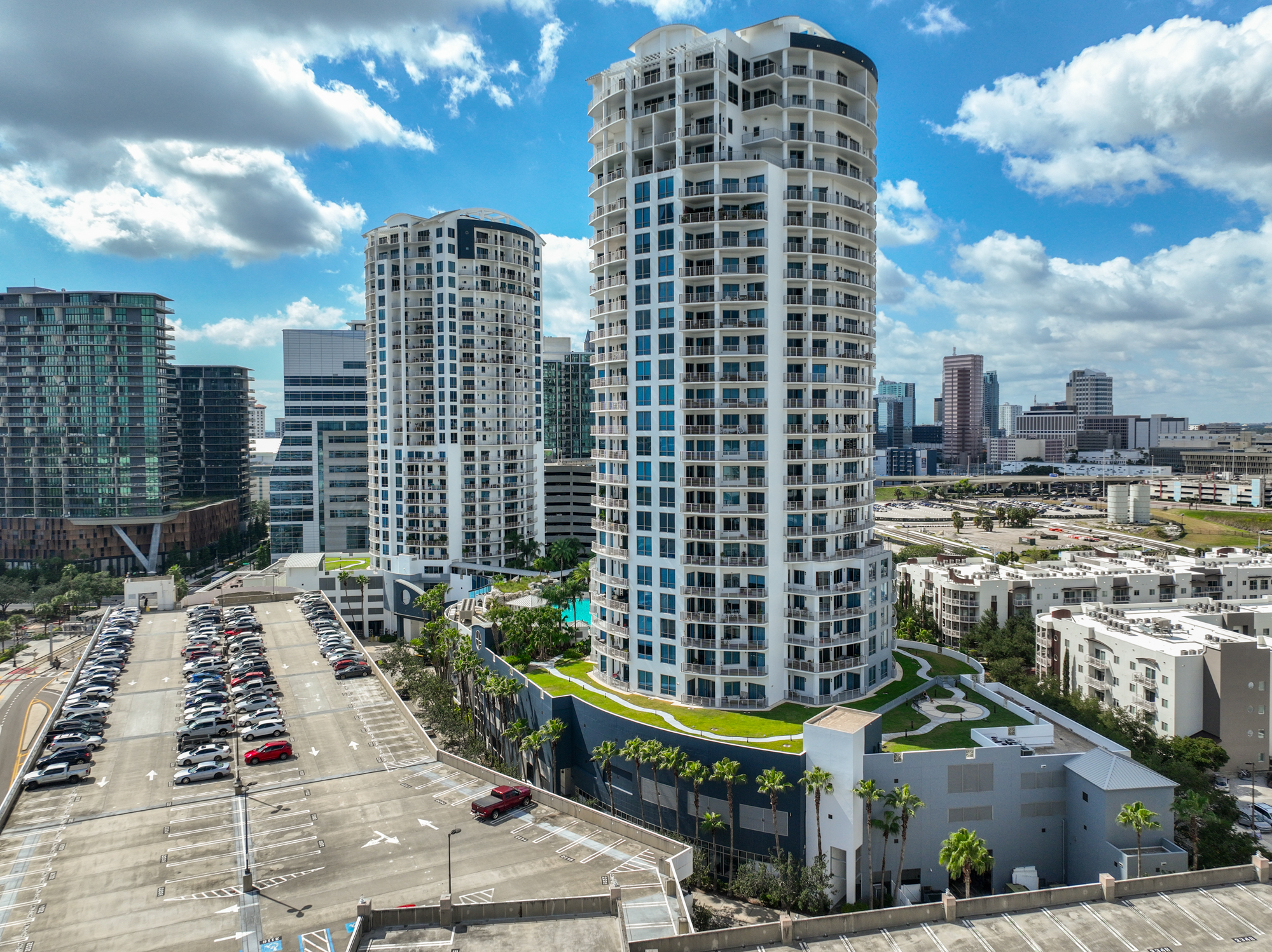 Tampa, Florida, 33602, United States, 3 Bedrooms Bedrooms, ,3 BathroomsBathrooms,Residential,For Sale,1982527