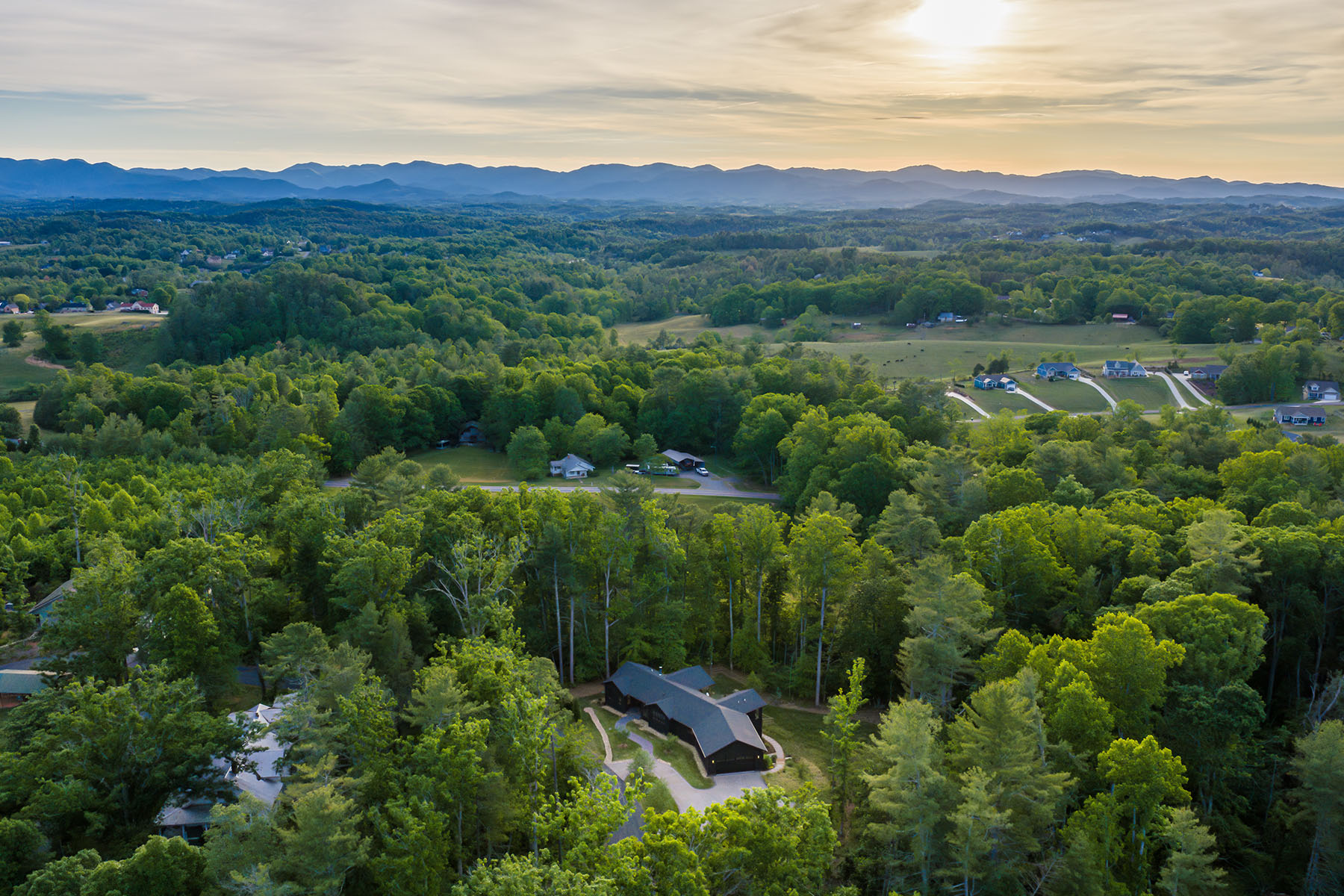  WEAVERVILLE - 物件實景