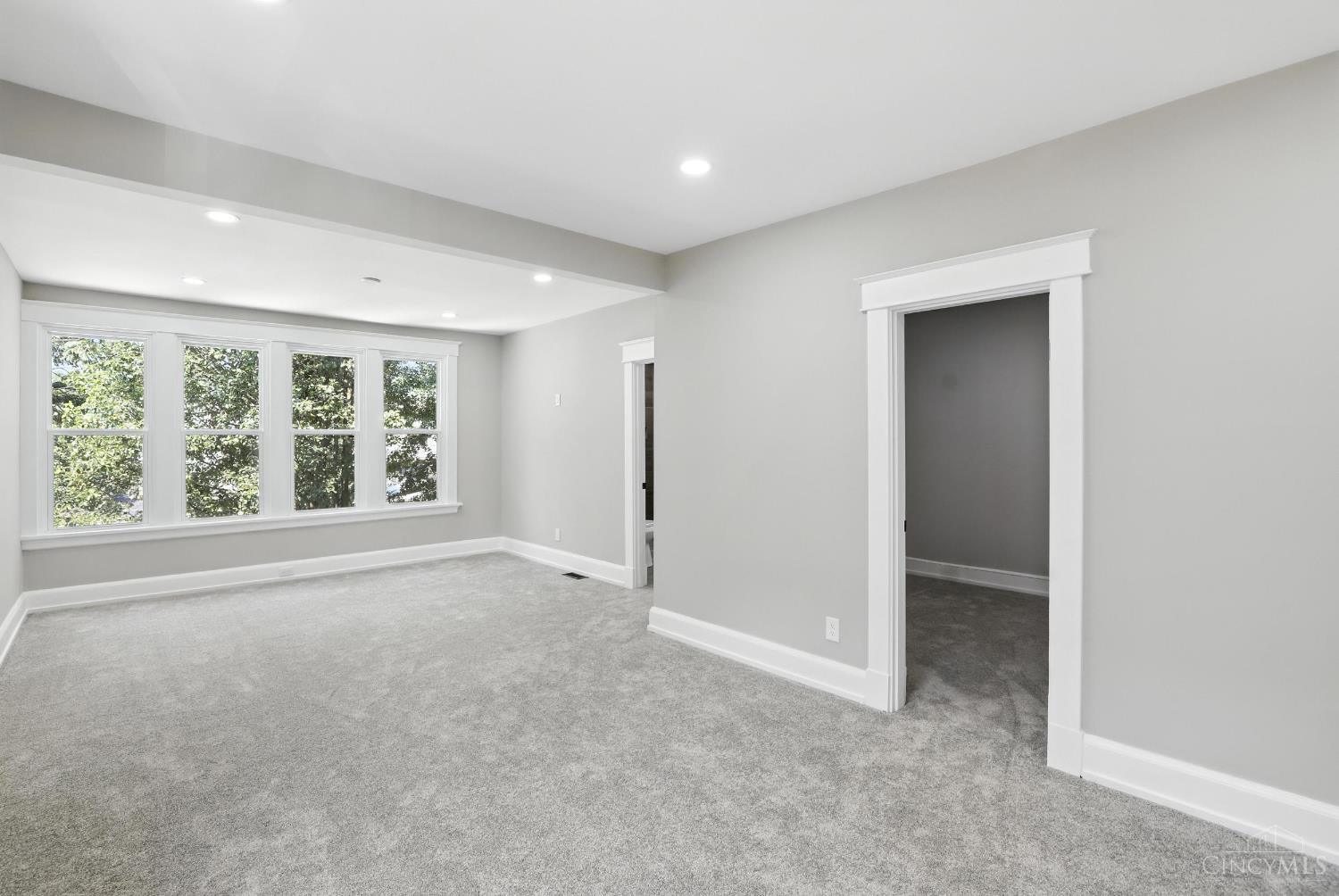Cincinnati, Ohio, 45209, United States, 3 Bedrooms Bedrooms, ,3 BathroomsBathrooms,Residential,For Sale,1908402