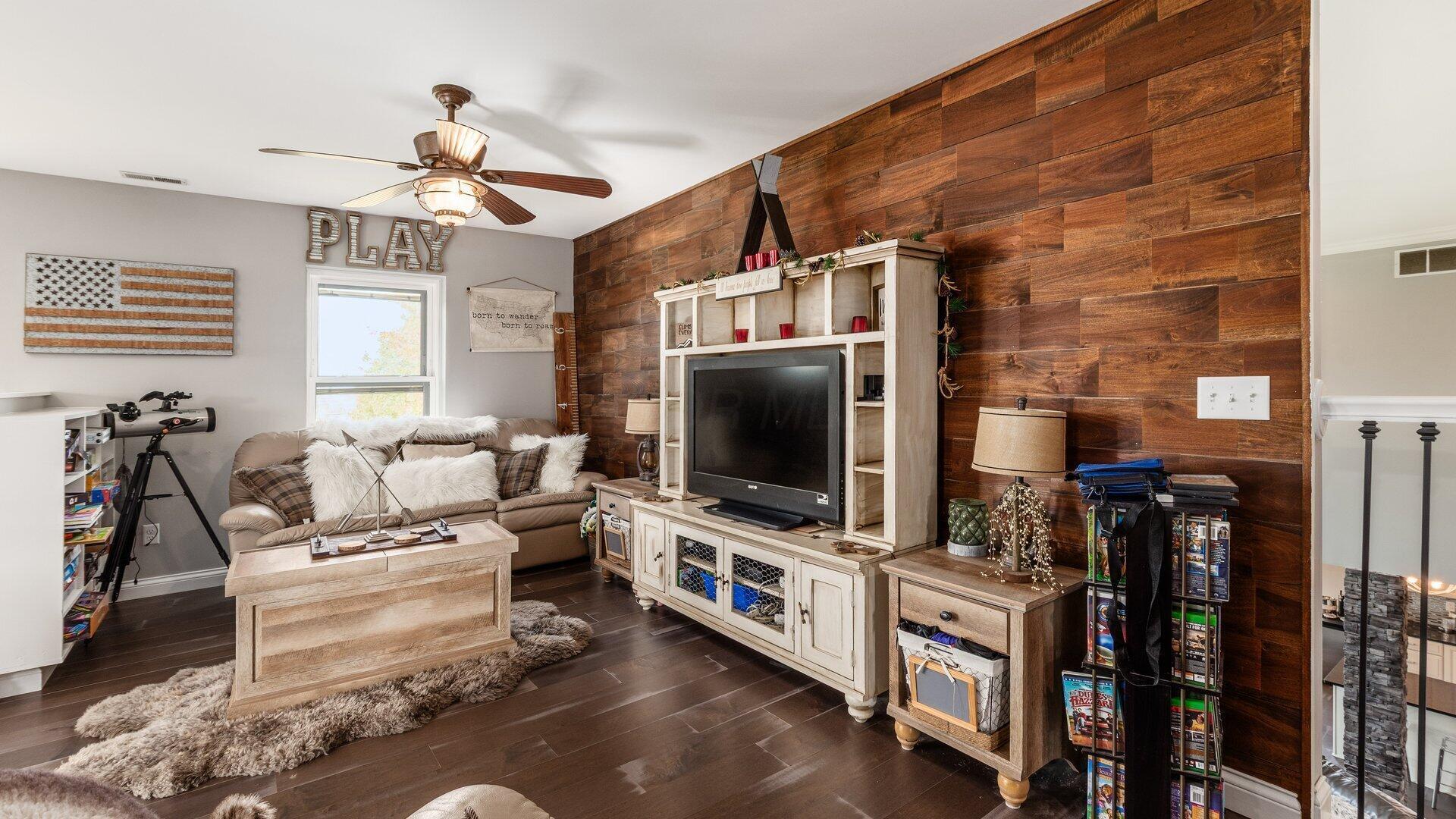 Hebron, Ohio, 43025, United States, 5 Bedrooms Bedrooms, ,5 BathroomsBathrooms,Residential,For Sale,1988631