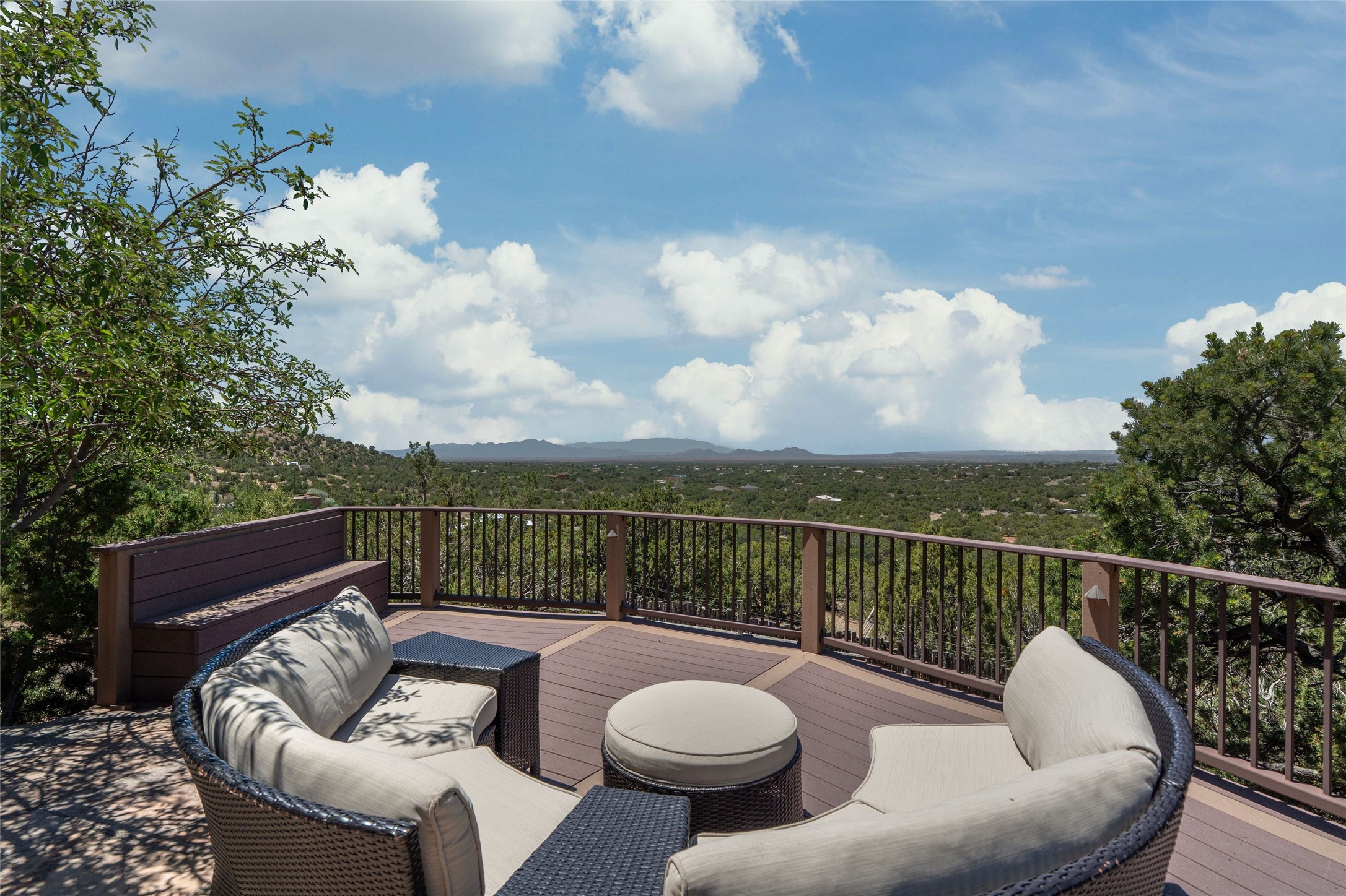  70 La Ventana Drive - 物件實景