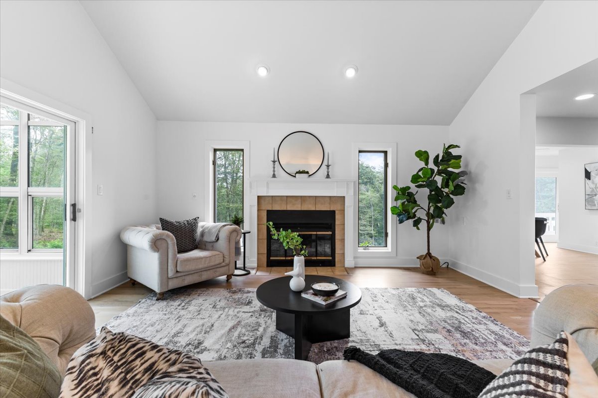 Bernardsville, New Jersey, 07924, United States, 5 Bedrooms Bedrooms, ,6 BathroomsBathrooms,Residential,For Sale,1981424