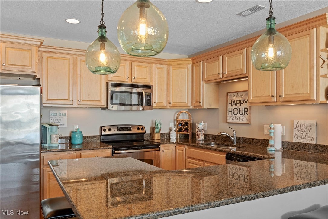 Port Clinton, Ohio, 43452, United States, 2 Bedrooms Bedrooms, ,2 BathroomsBathrooms,Residential,For Sale,2011320