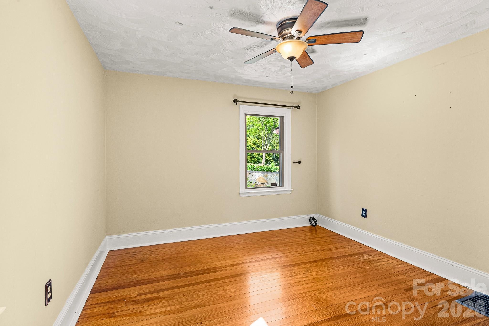 Black Mountain, North Carolina, 28711, United States, 3 Bedrooms Bedrooms, ,3 BathroomsBathrooms,Residential,For Sale,2037381