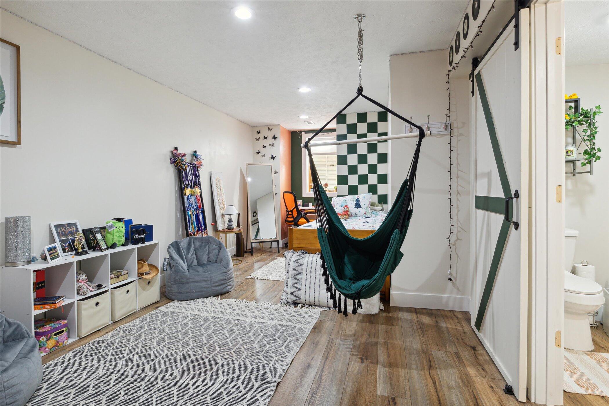 Edwardsburg, Michigan, 49112, United States, 4 Bedrooms Bedrooms, ,4 BathroomsBathrooms,Residential,For Sale,1989598