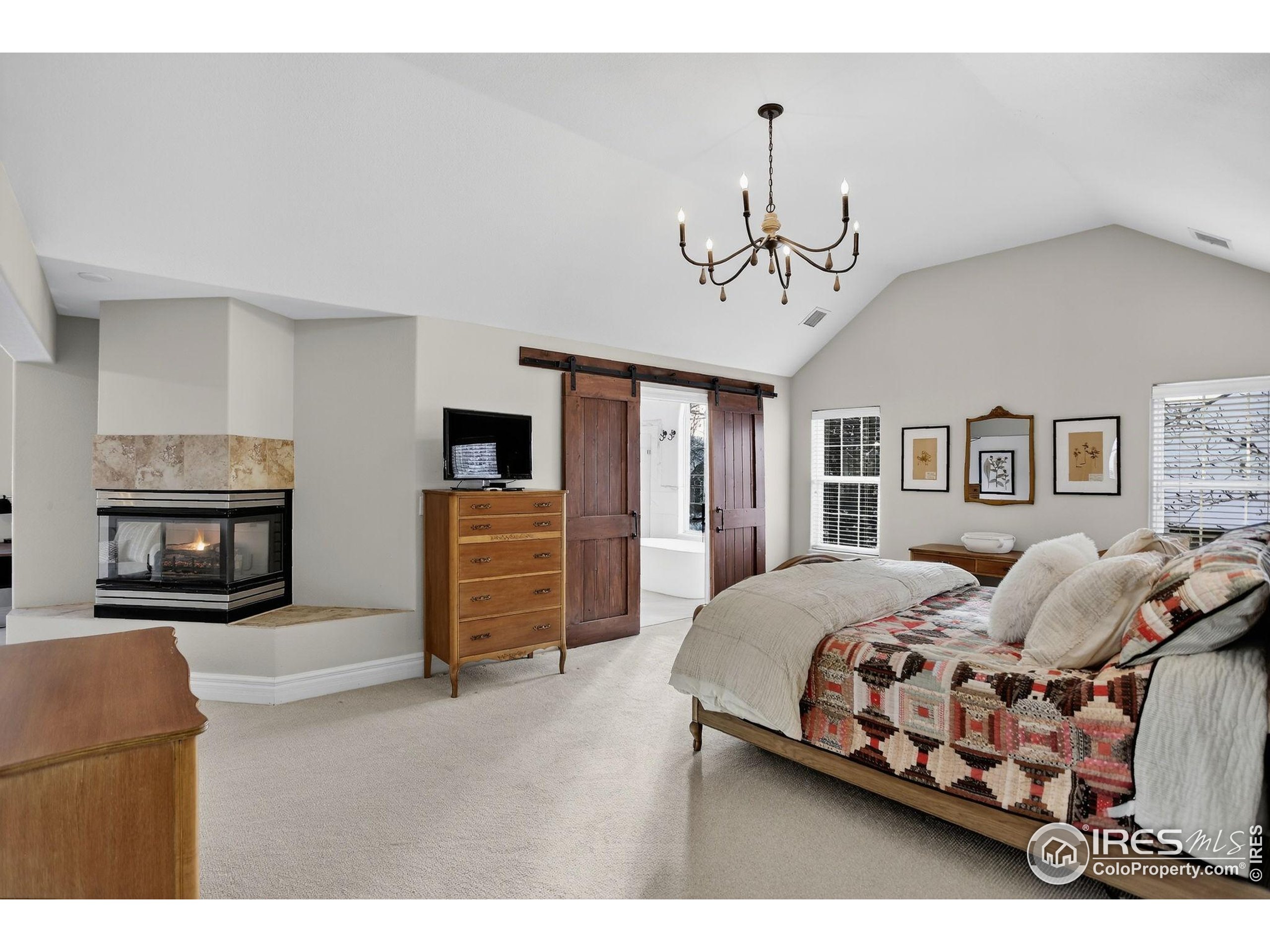 Longmont, Colorado, 80504, United States, 6 Bedrooms Bedrooms, ,2 BathroomsBathrooms,Residential,For Sale,1838026