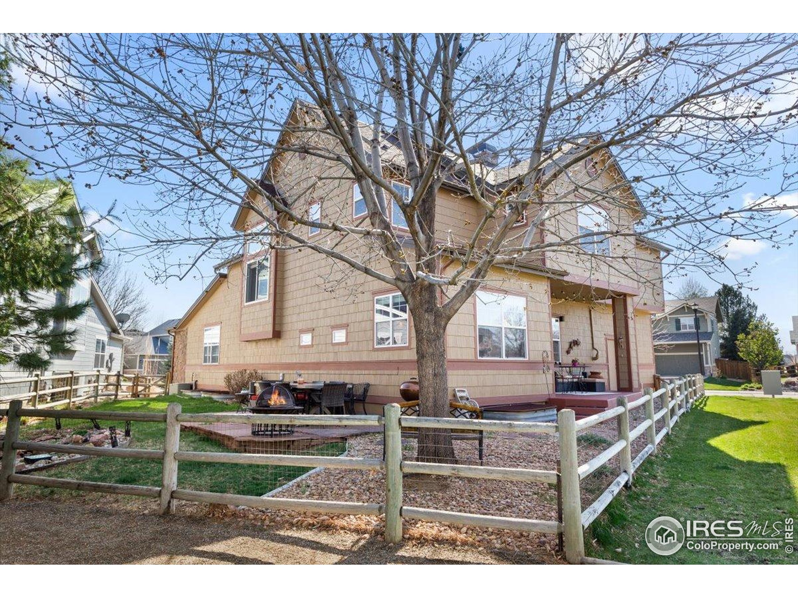 Longmont, Colorado, 80503, United States, 4 Bedrooms Bedrooms, ,3 BathroomsBathrooms,Residential,For Sale,1910378