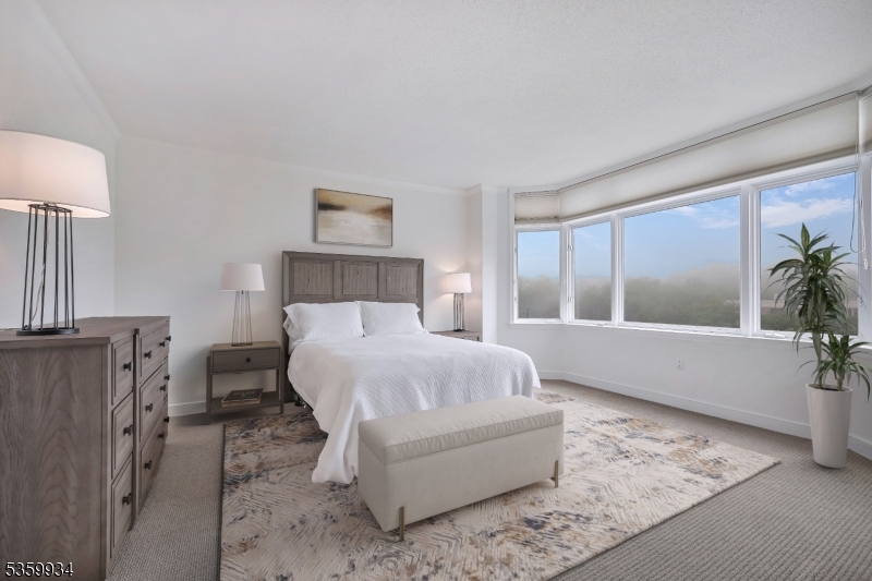 Maplewood Twp., New Jersey, 07040, United States, 2 Bedrooms Bedrooms, ,3 BathroomsBathrooms,Residential,For Sale,1913781