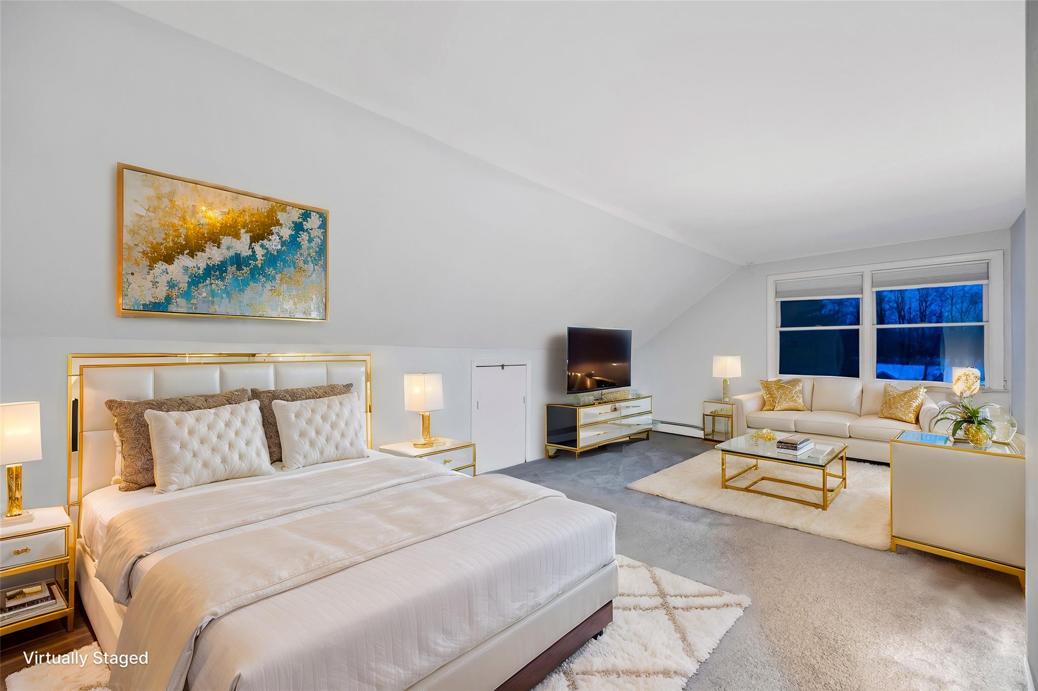 Hauppauge, New York, 11788, United States, 4 Bedrooms Bedrooms, ,2 BathroomsBathrooms,Residential,For Sale,1714342