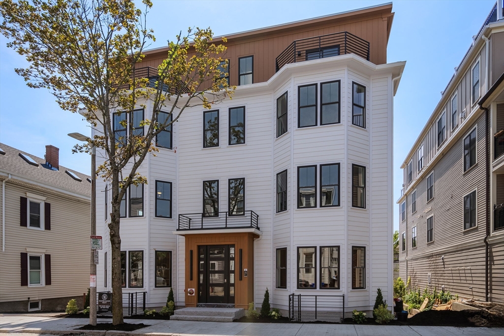 Boston, Massachusetts, 02127, United States, 2 Bedrooms Bedrooms, ,2 BathroomsBathrooms,Residential,For Sale,1951158