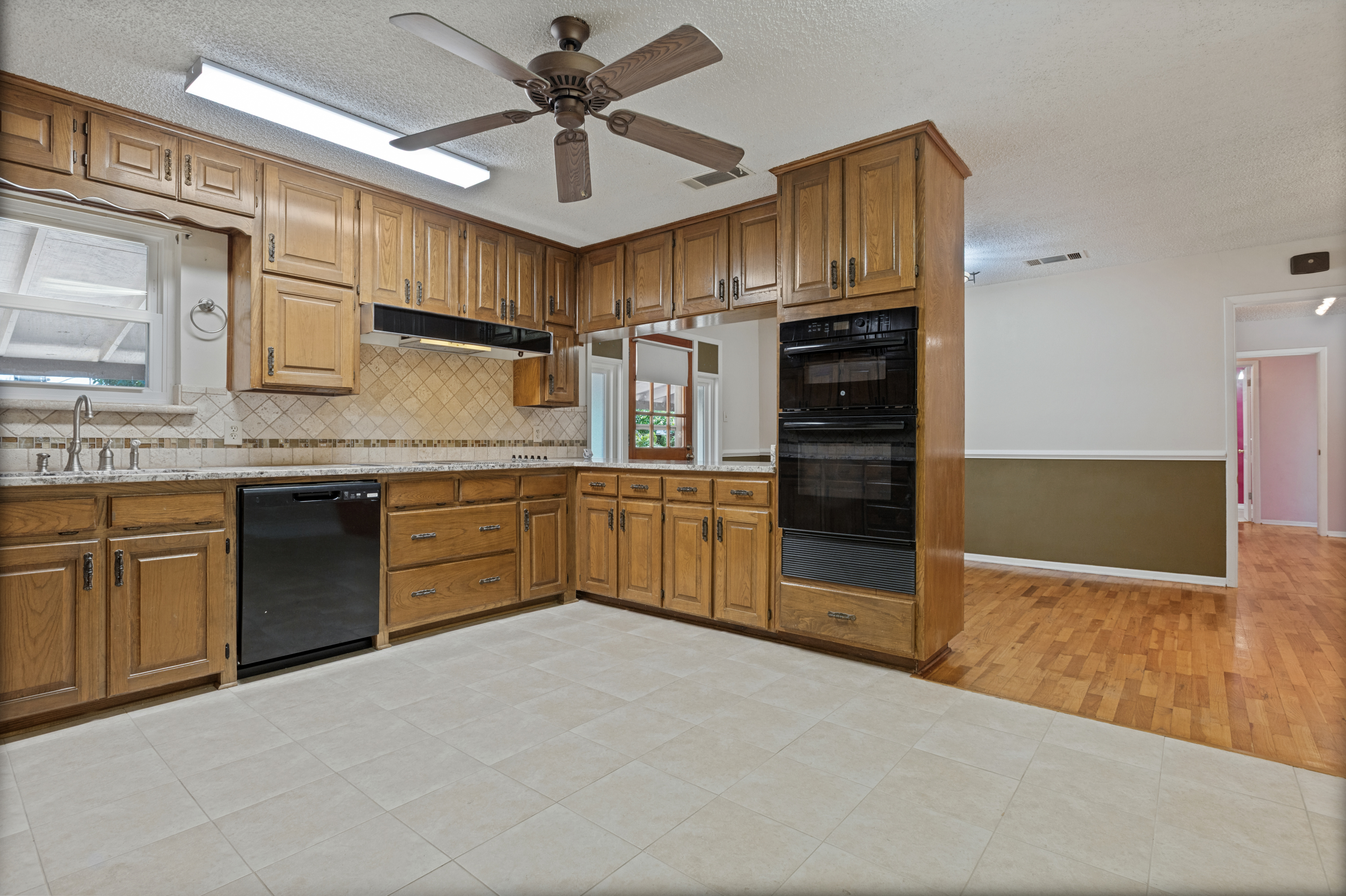  5020 Susan Lee Lane, North Richland Hills, TX, 76180 - 物件實景