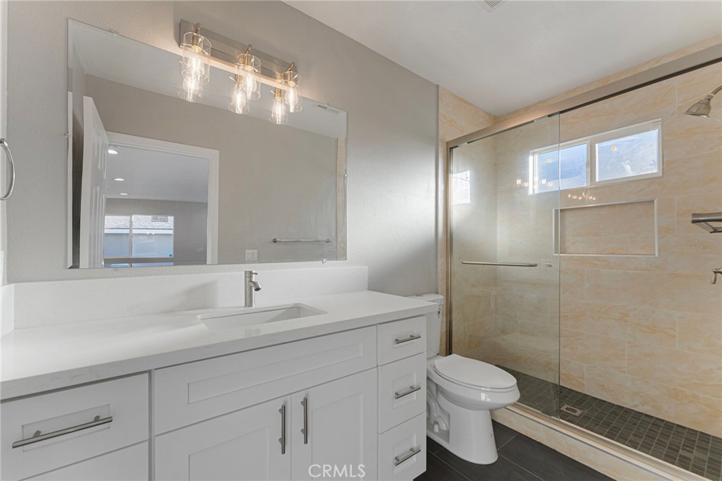 Montebello, California, 90640, United States, 7 Bedrooms Bedrooms, ,Residential,For Sale,1998725