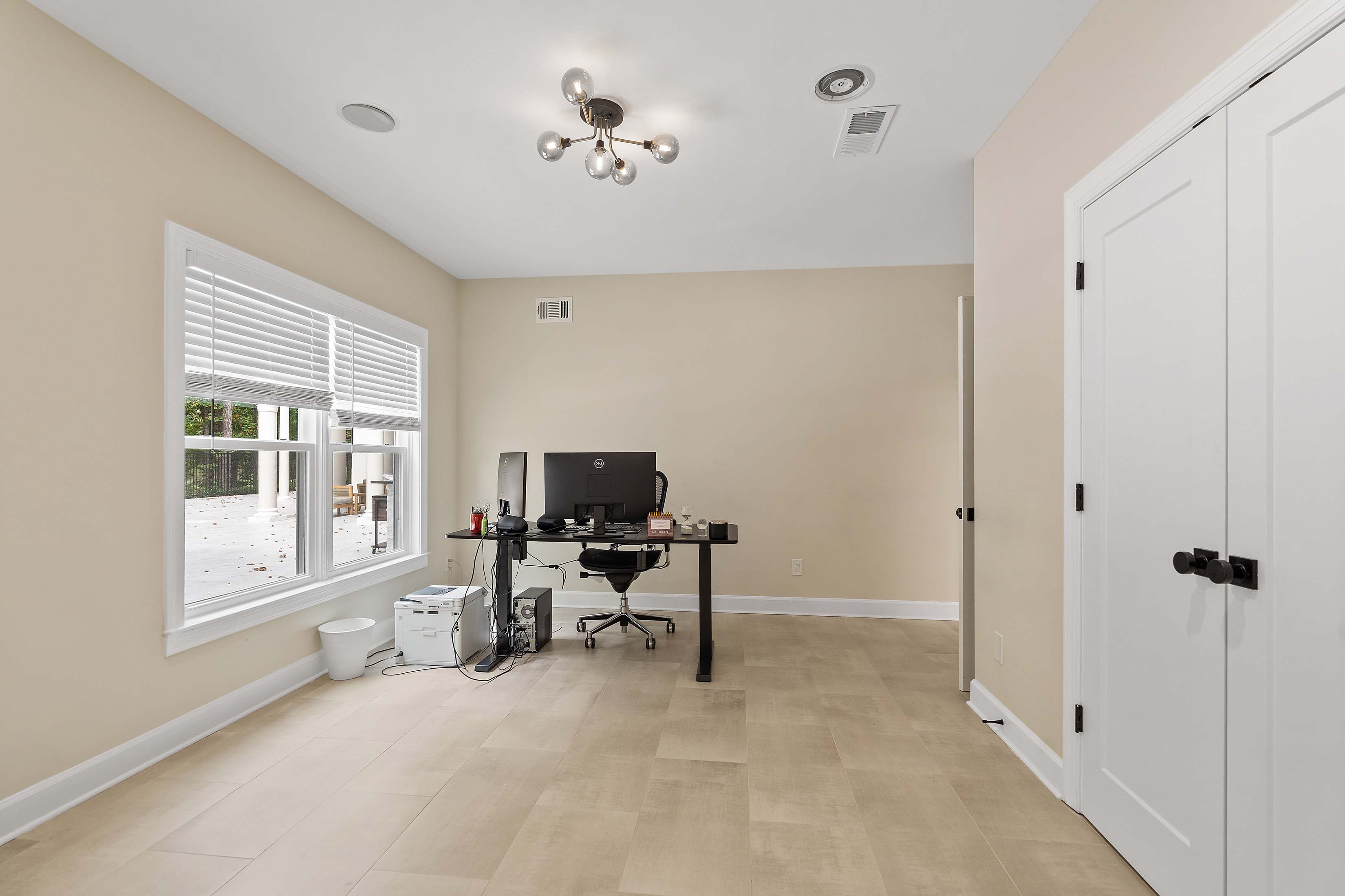  Resort-Style Living Overlooking the 13th Green and Lake - 物件實景