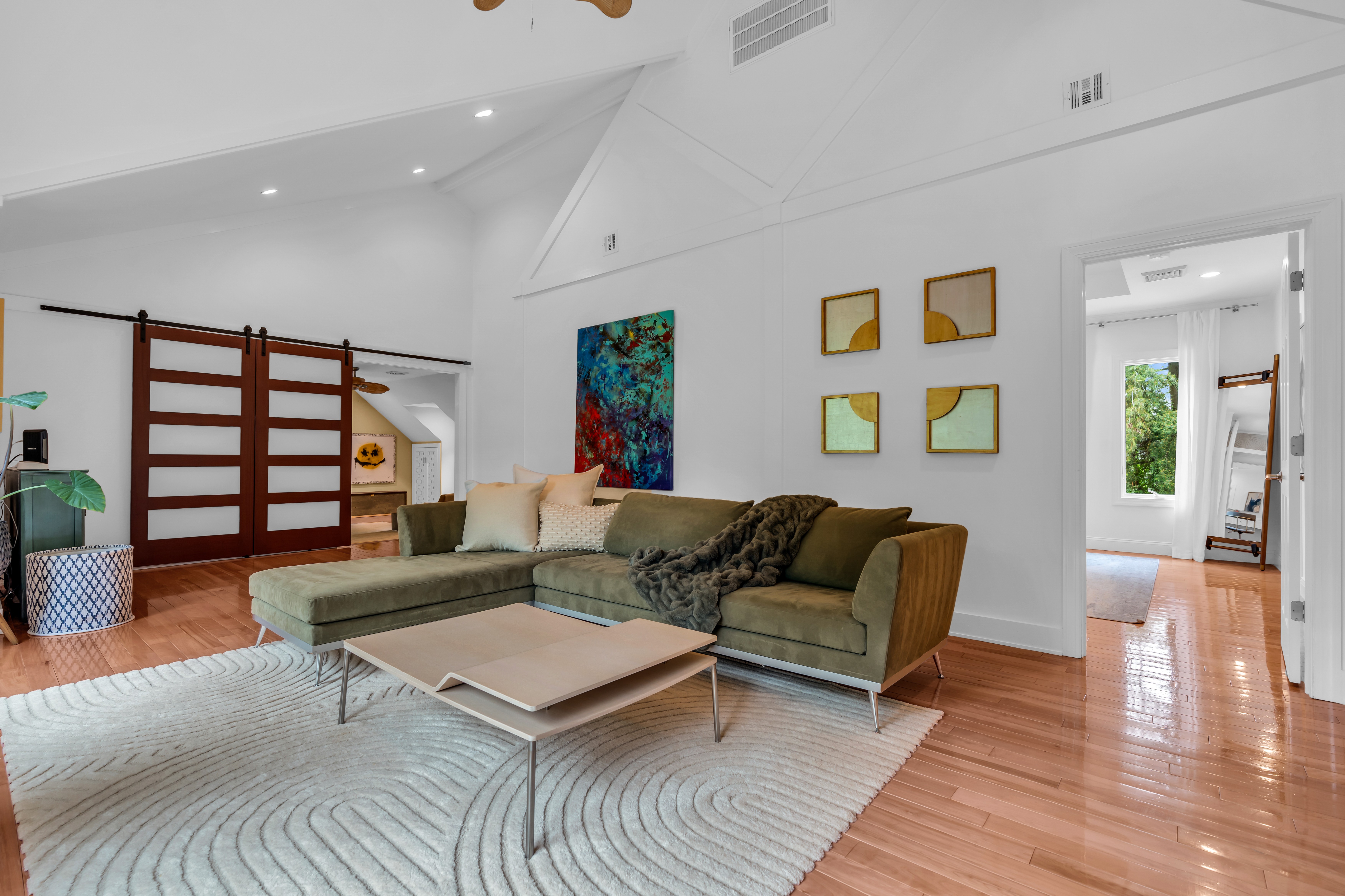  5-Bedroom Colonial in Lincroft - 物件實景