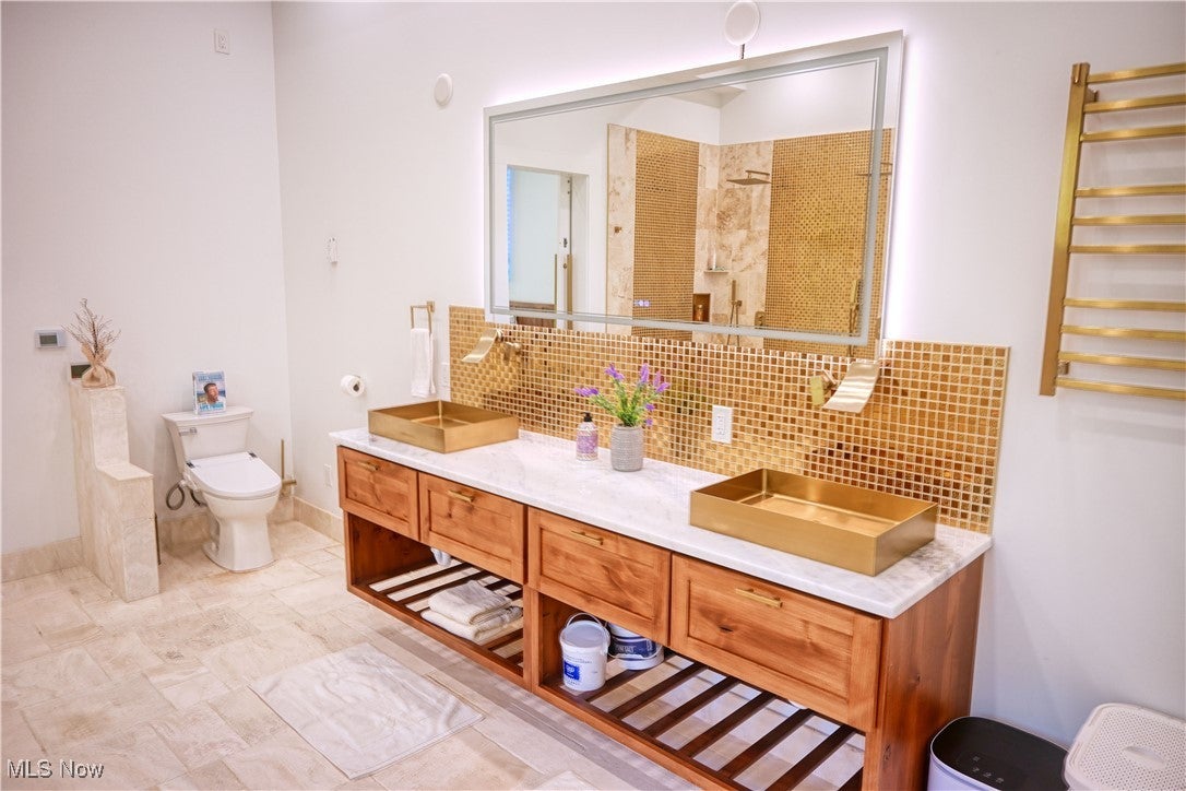 Medina, Ohio, 44256, United States, 5 Bedrooms Bedrooms, ,5 BathroomsBathrooms,Residential,For Sale,1976379