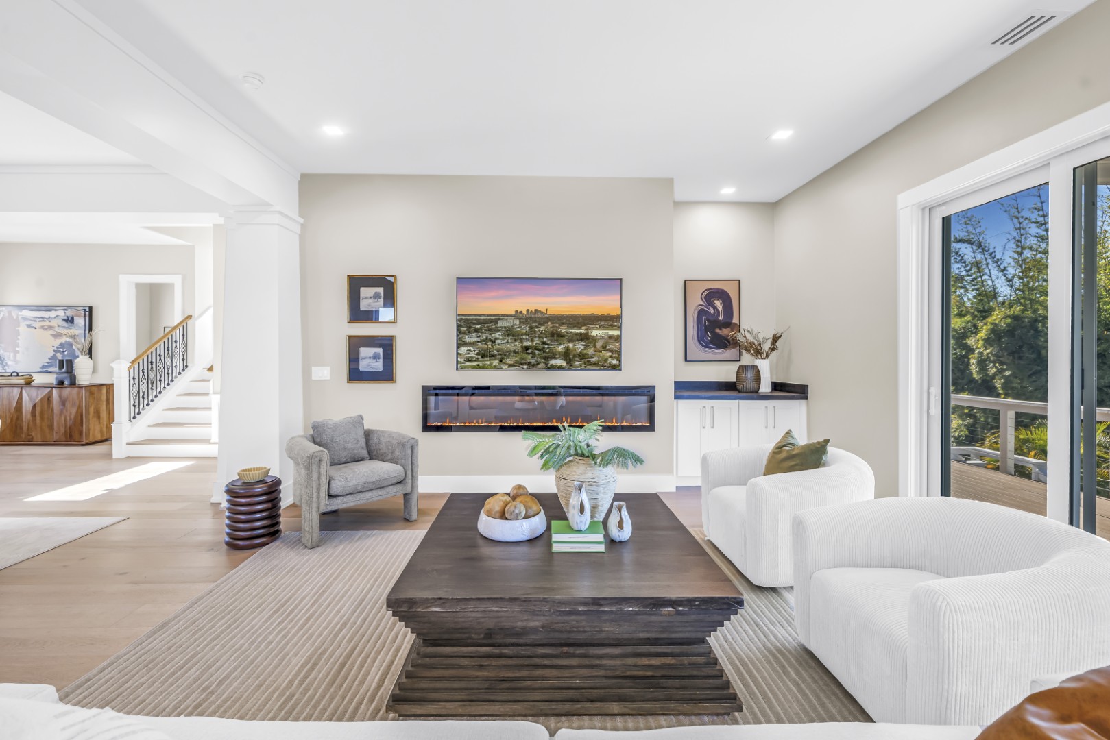 St Petersburg, Florida, 33703, United States, 5 Bedrooms Bedrooms, ,5 BathroomsBathrooms,Residential,For Sale,2013294