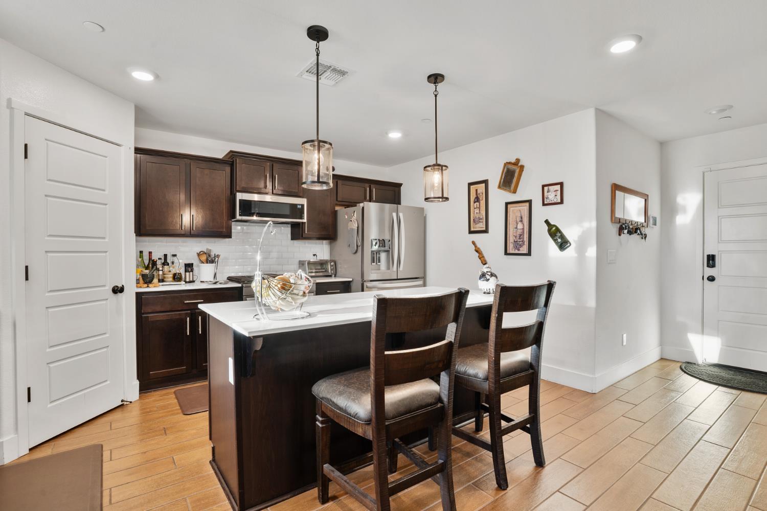 Atwater, California, 95301, United States, 5 Bedrooms Bedrooms, ,4 BathroomsBathrooms,Residential,For Sale,1983820