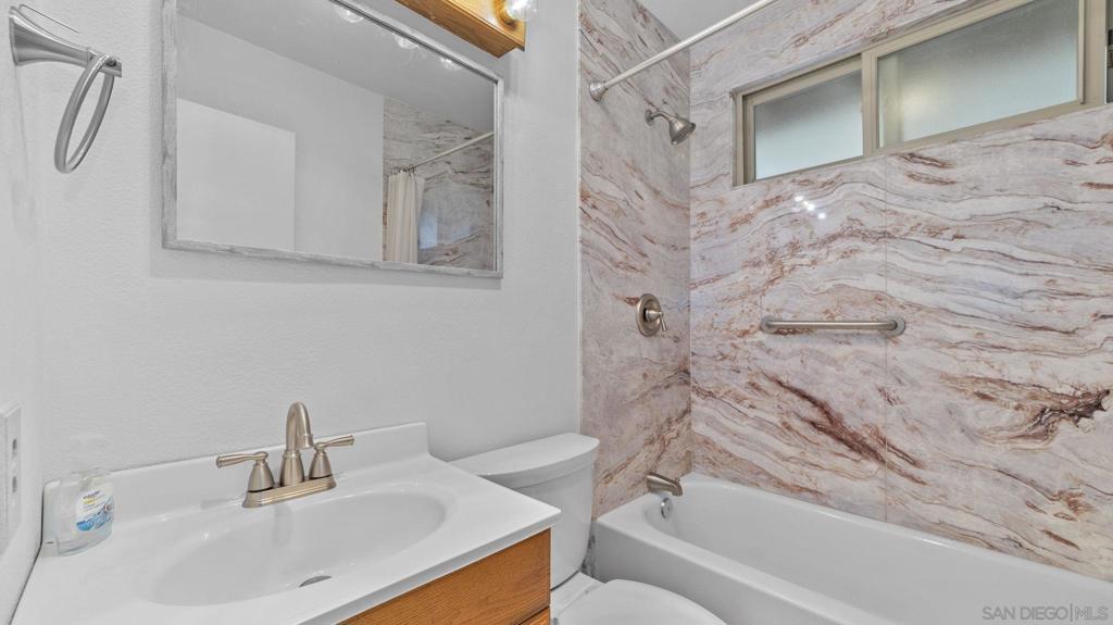 Vista, California, 92083, United States, 3 Bedrooms Bedrooms, ,2 BathroomsBathrooms,Residential,For Sale,2048591