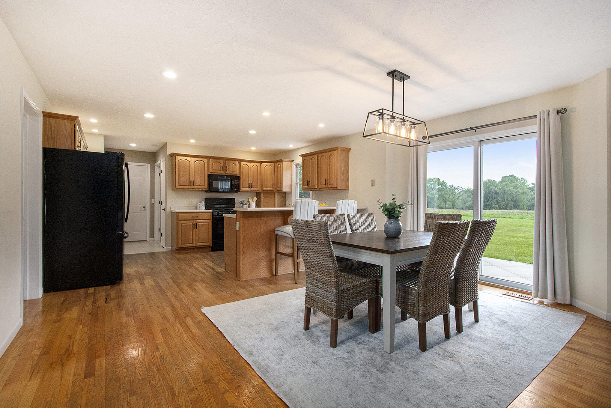 Stevensville, Michigan, 49127, United States, 4 Bedrooms Bedrooms, ,3 BathroomsBathrooms,Residential,For Sale,1942720