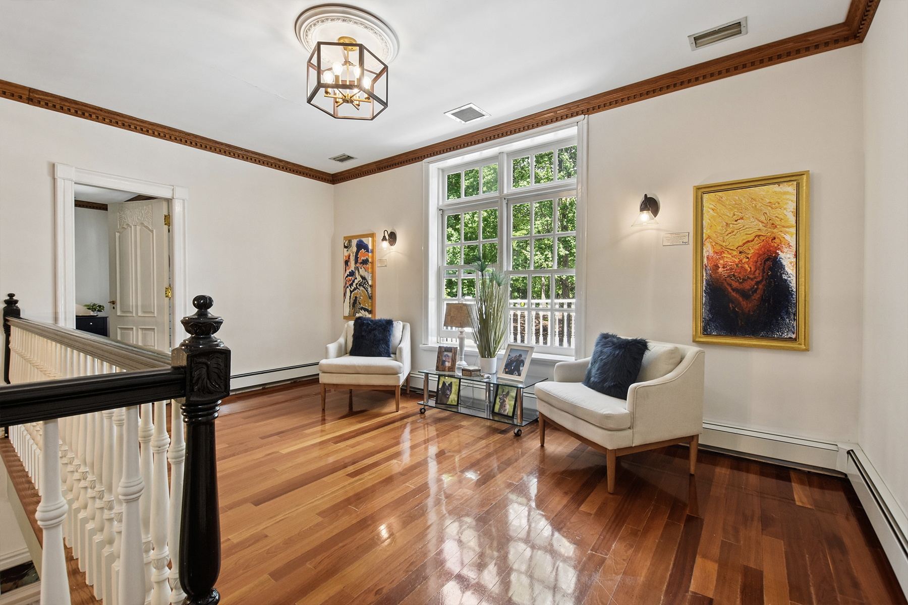  European Style Home Designed to Accommodate a Range of Living Arrangements - 物件實景