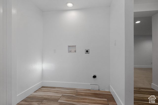 Holladay, Utah, 84121, United States, 4 Bedrooms Bedrooms, ,3 BathroomsBathrooms,Residential,For Sale,1984461