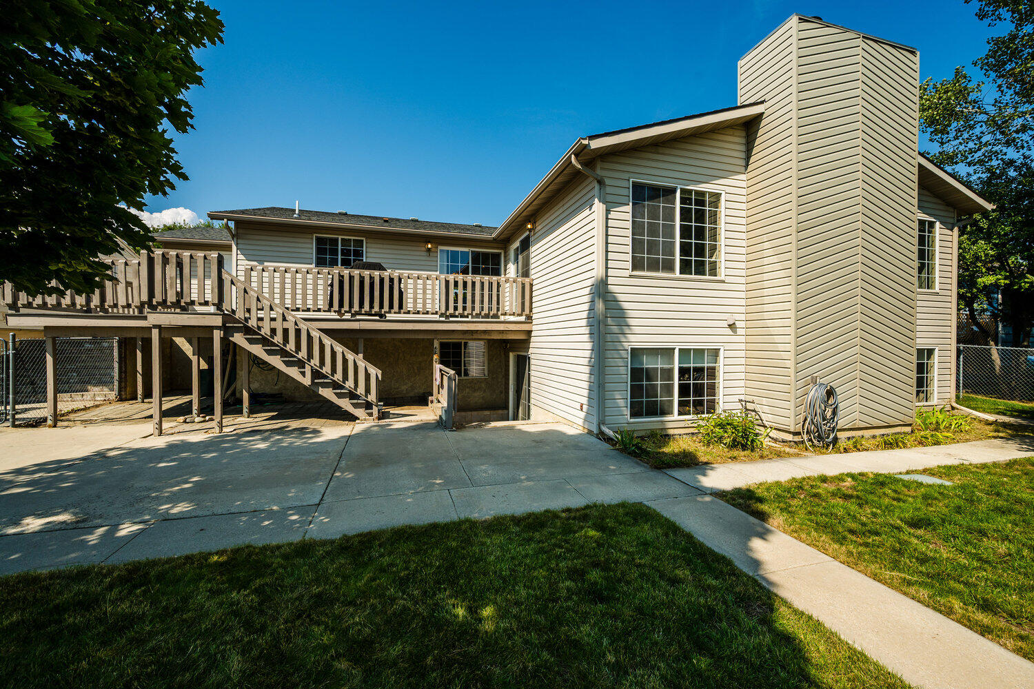 Sheridan, Wyoming, 82801, United States, 3 Bedrooms Bedrooms, ,3 BathroomsBathrooms,Residential,For Sale,1939010