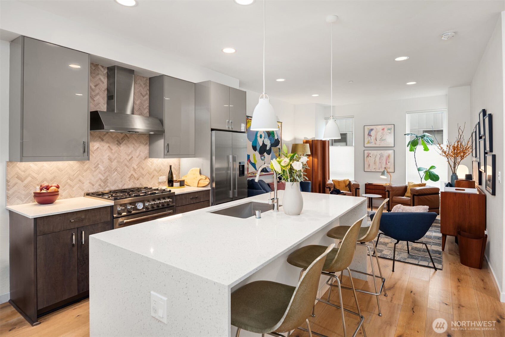 Seattle, Washington, 98122, United States, 2 Bedrooms Bedrooms, ,1 BathroomBathrooms,Residential,For Sale,1896236
