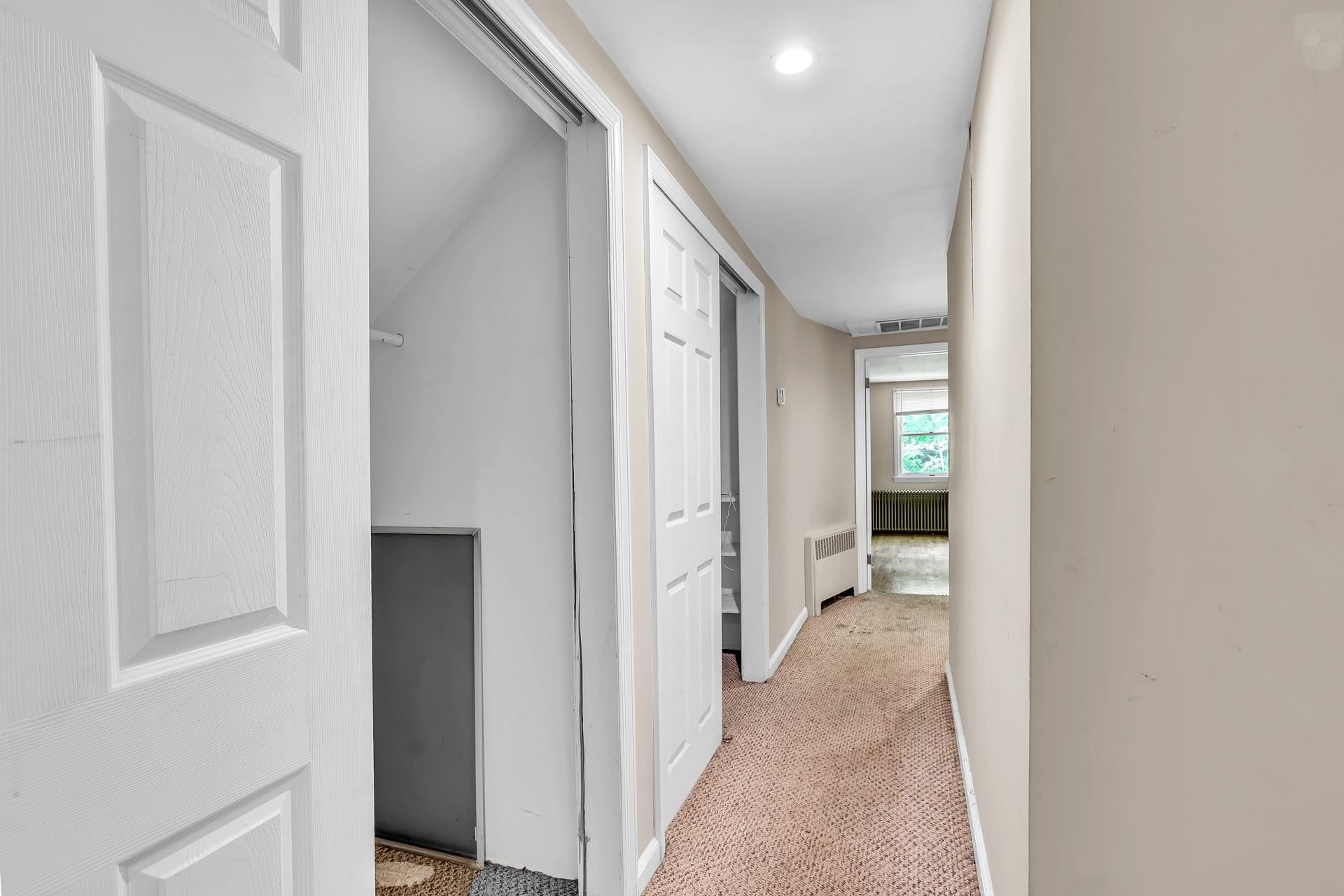 Huntington, New York, 11743, United States, 4 Bedrooms Bedrooms, ,3 BathroomsBathrooms,Residential,For Sale,1895271