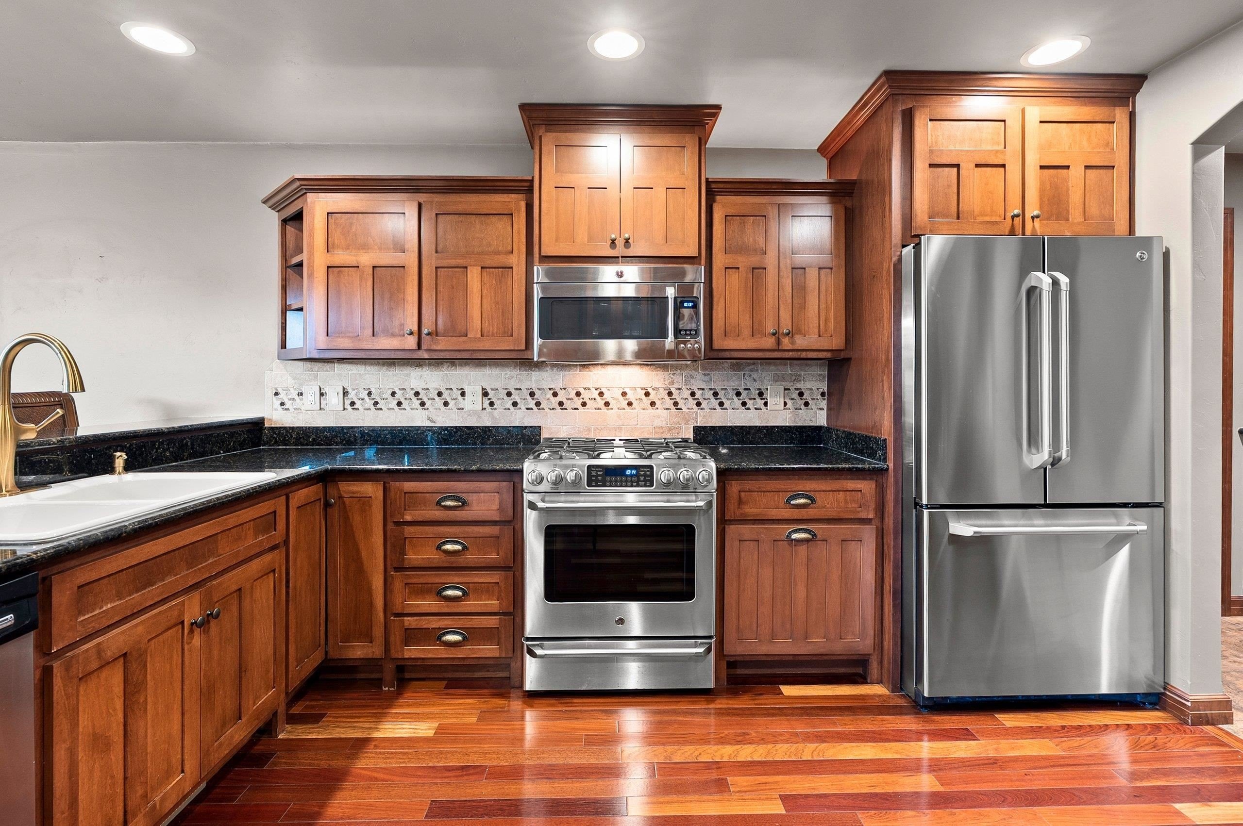 DE PERE, Wisconsin, 54115, United States, 3 Bedrooms Bedrooms, ,4 BathroomsBathrooms,Residential,For Sale,2048400