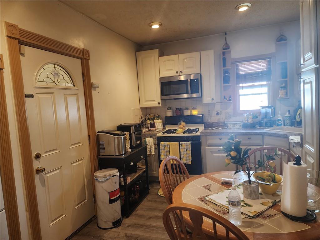 Providence, Rhode Island, 02907, United States, 7 Bedrooms Bedrooms, ,2 BathroomsBathrooms,Residential,For Sale,1924217