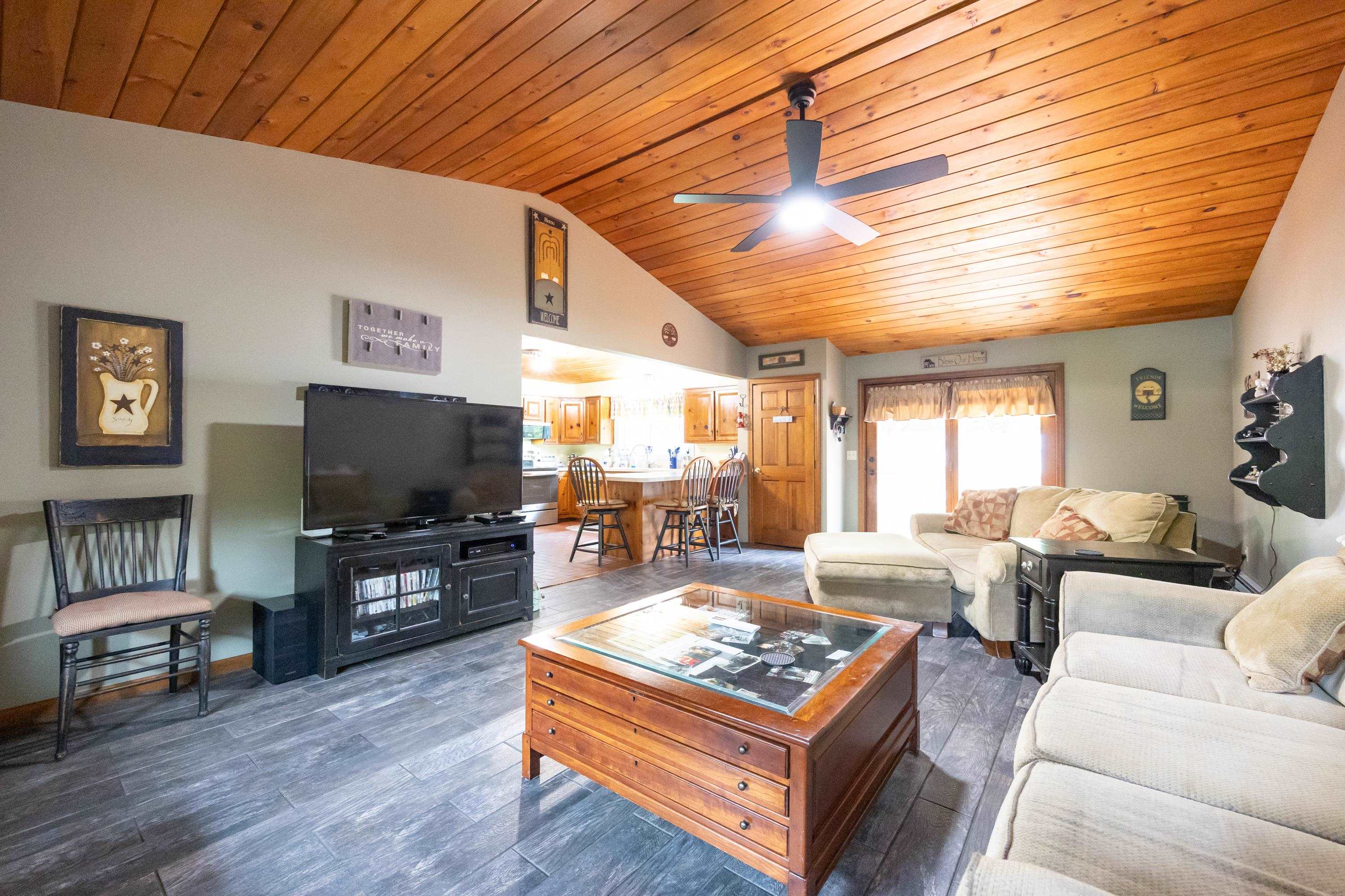 Hampstead, New Hampshire, 03826, United States, 4 Bedrooms Bedrooms, ,2 BathroomsBathrooms,Residential,For Sale,1890507