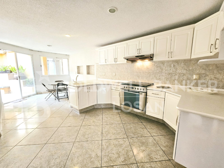 Naucalpan de Juárez, Estado de méxico, 53100, Mexico, 3 Bedrooms Bedrooms, ,4 BathroomsBathrooms,Residential,For Sale,1687508
