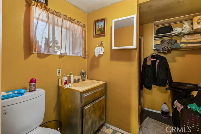 Los Angeles, California, 90022, United States, 5 Bedrooms Bedrooms, ,Residential,For Sale,1979575