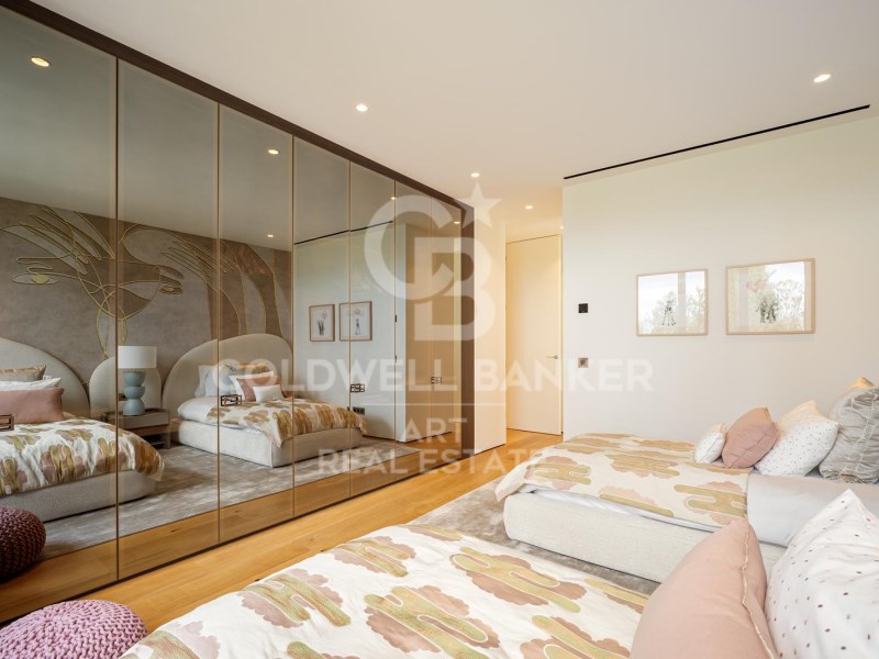 Marbella, Andalusia, ES, 5 Bedrooms Bedrooms, ,5 BathroomsBathrooms,Residential,For Sale,1932954