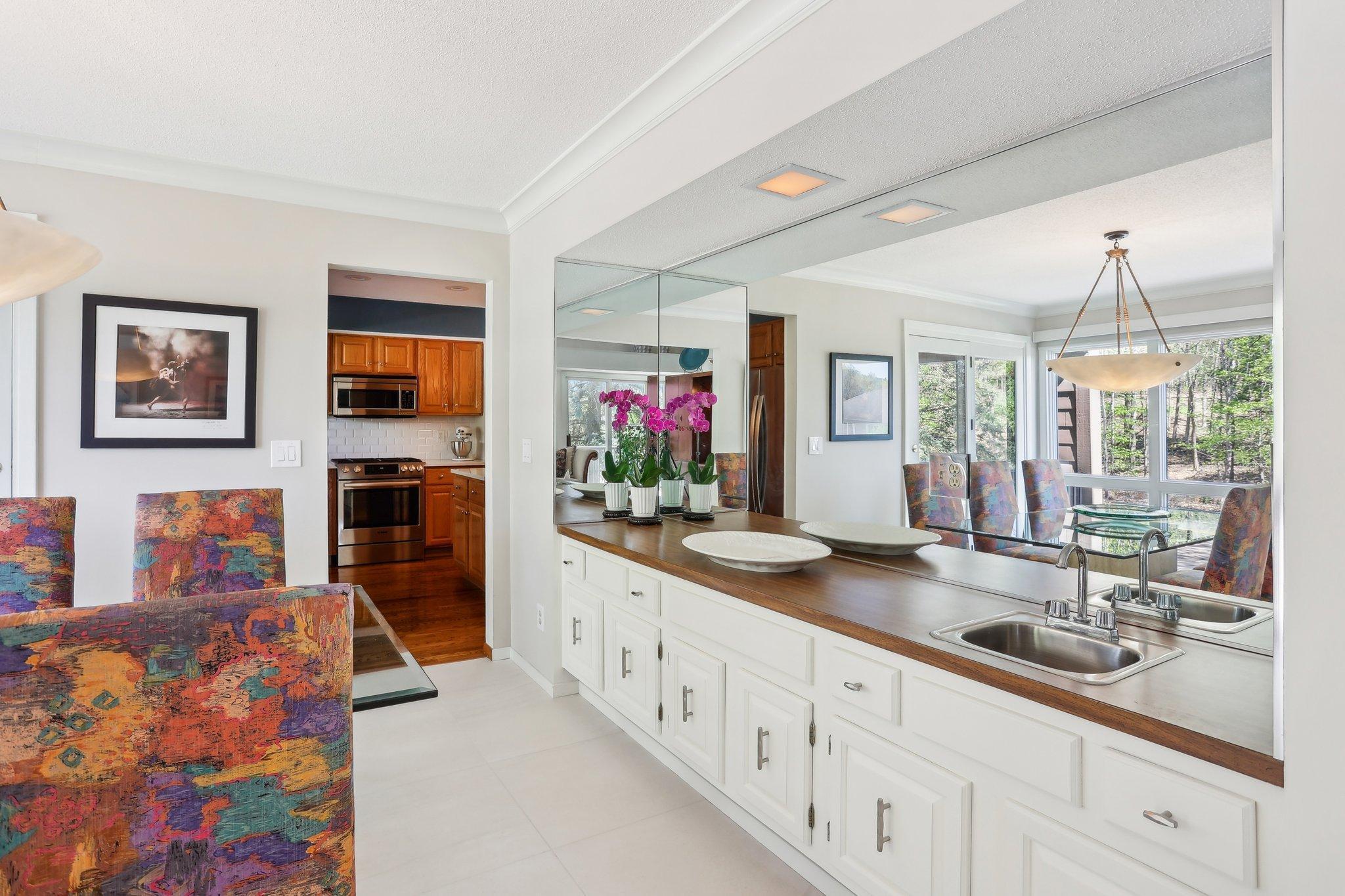 Edina, Minnesota, 55439, United States, 2 Bedrooms Bedrooms, ,3 BathroomsBathrooms,Residential,For Sale,1820089