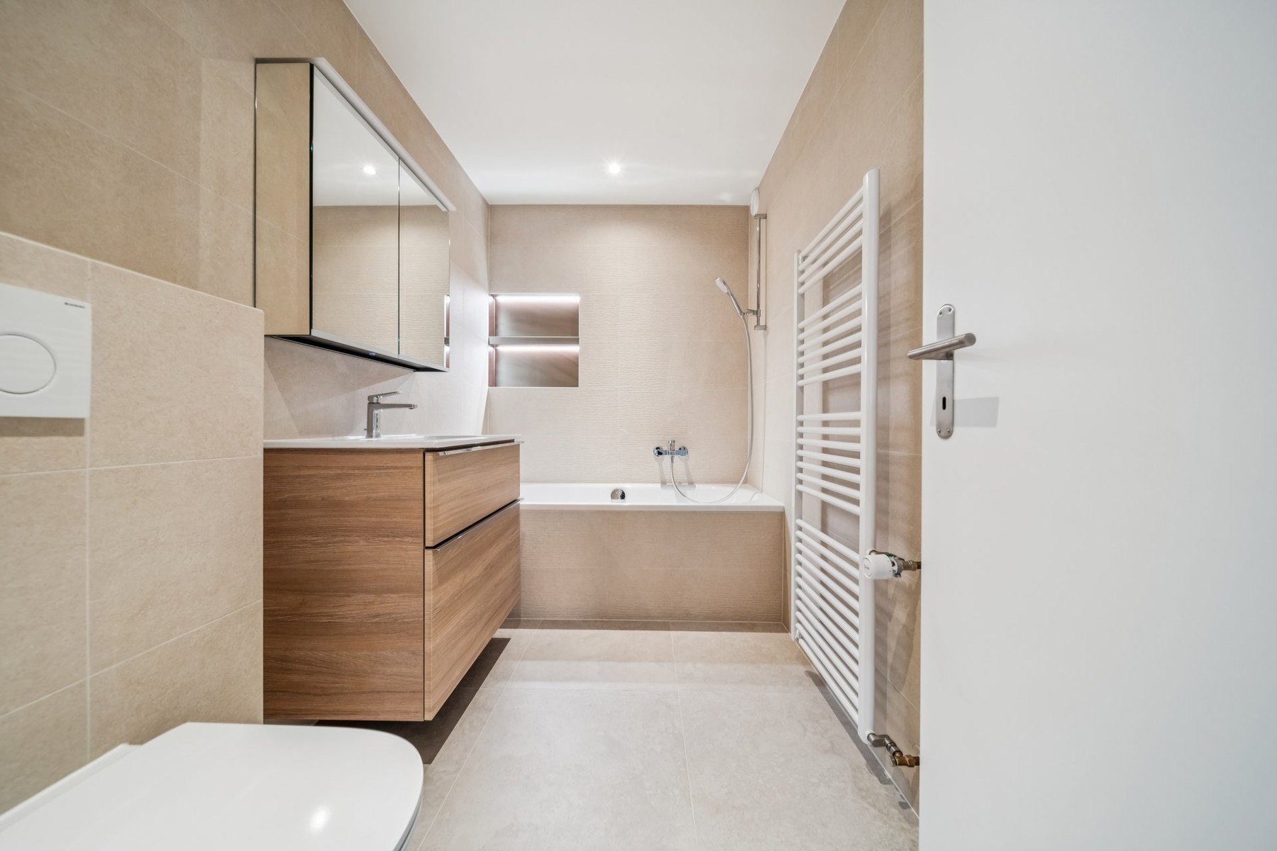  Ideal location - Fully renovated 4.5-room apartment - 物件實景