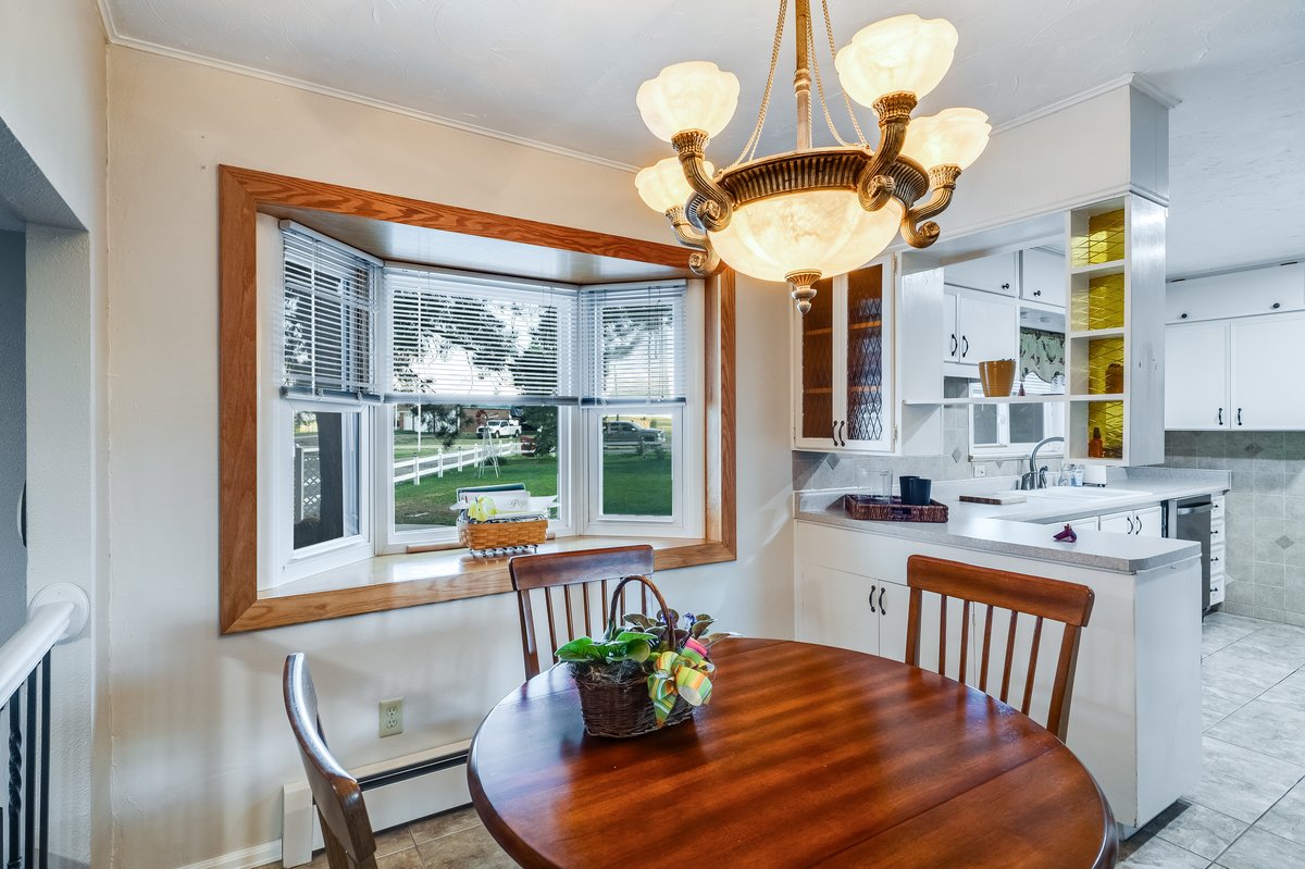 Cheyenne, Wyoming, 82009, United States, 3 Bedrooms Bedrooms, ,2 BathroomsBathrooms,Residential,For Sale,1976817