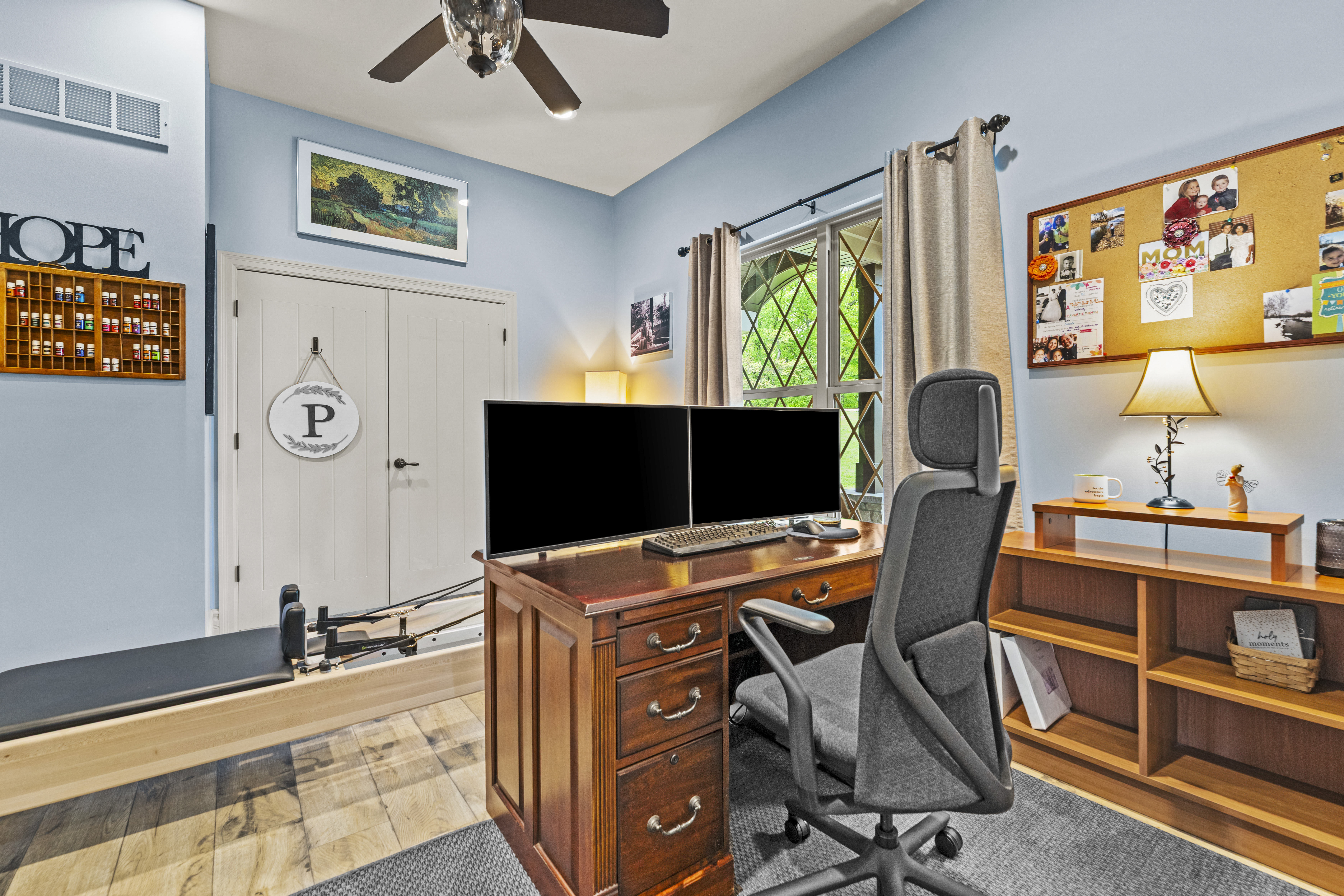  Discover unmatched luxury and versatility in this custom Craftsman-style estate - 物件實景