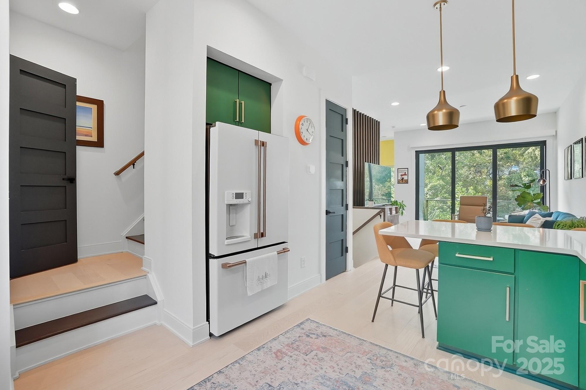 Charlotte, North Carolina, 28205, United States, 2 Bedrooms Bedrooms, ,3 BathroomsBathrooms,Residential,For Sale,1956240