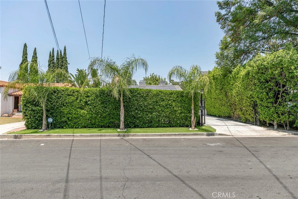 Van Nuys, California, 91406, United States, 3 Bedrooms Bedrooms, ,2 BathroomsBathrooms,Residential,For Sale,1940883