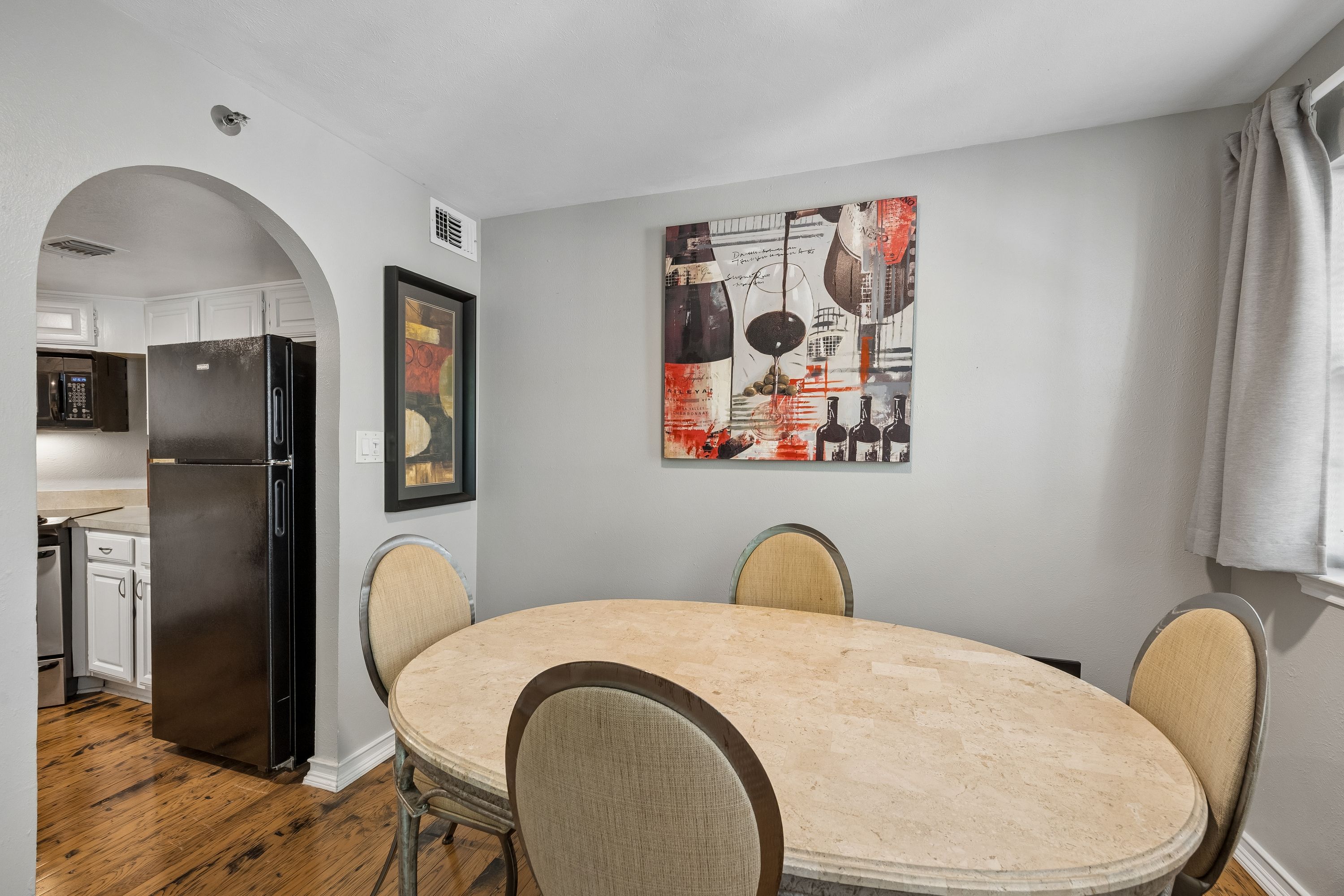  Two-story Bryan Place loft with quick access to Downtown Dallas. - 物件實景