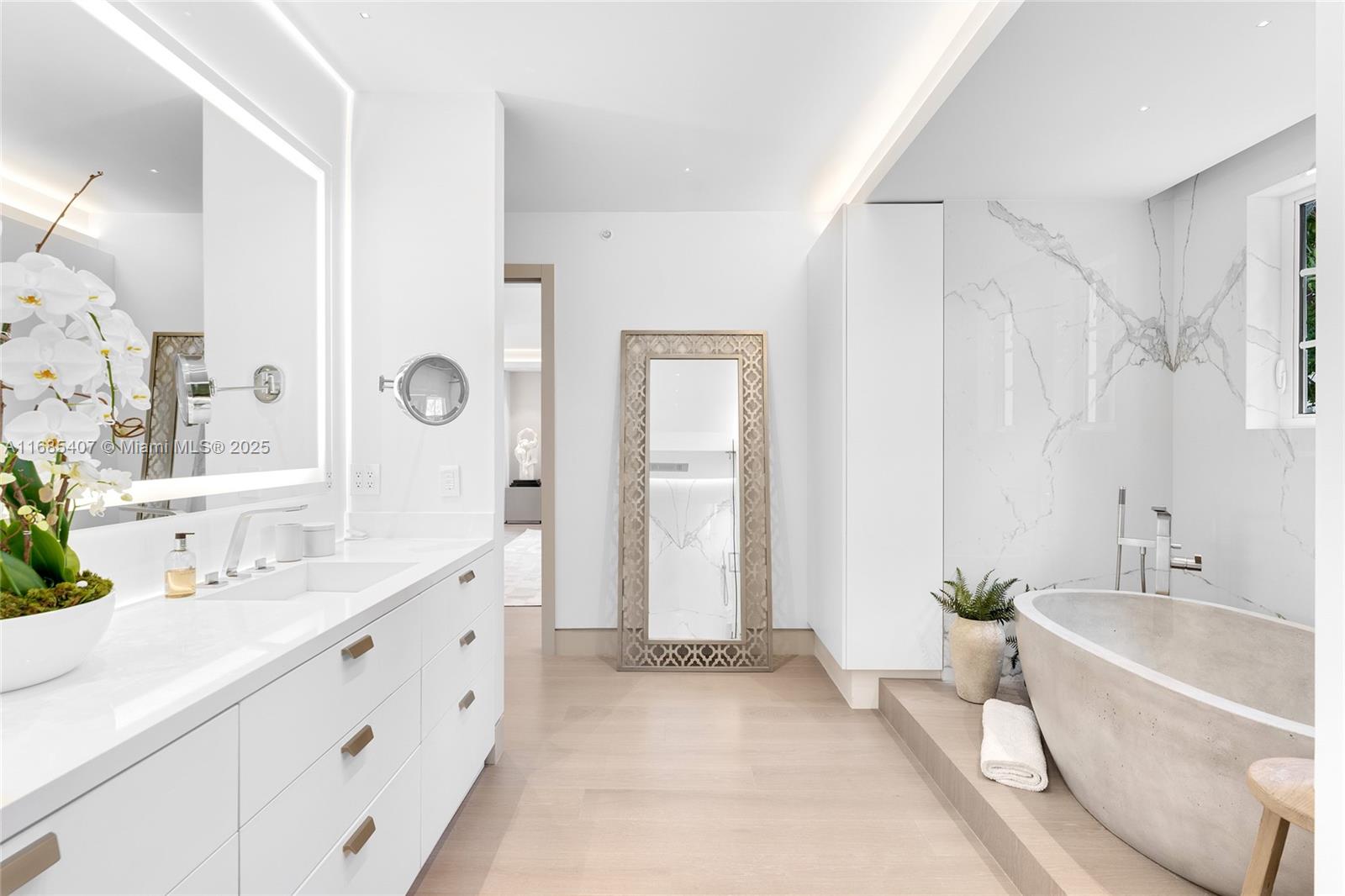 7917 Fisher Island Dr, Miami Beach, Florida, 33109, United States, 4 Bedrooms Bedrooms, ,5 BathroomsBathrooms,Residential,For Sale,7917 Fisher Island Dr,1664892