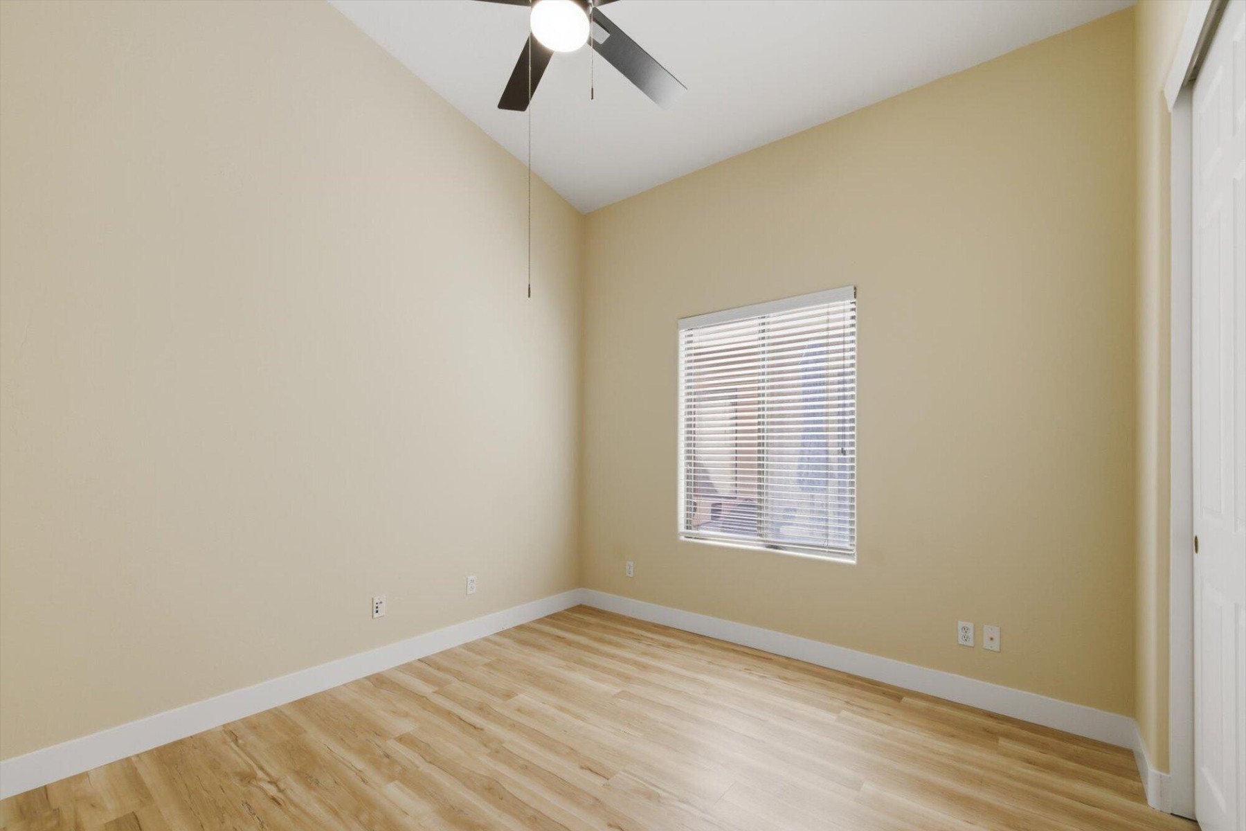  6535 N 14th Place  Phoenix, AZ - 物件實景