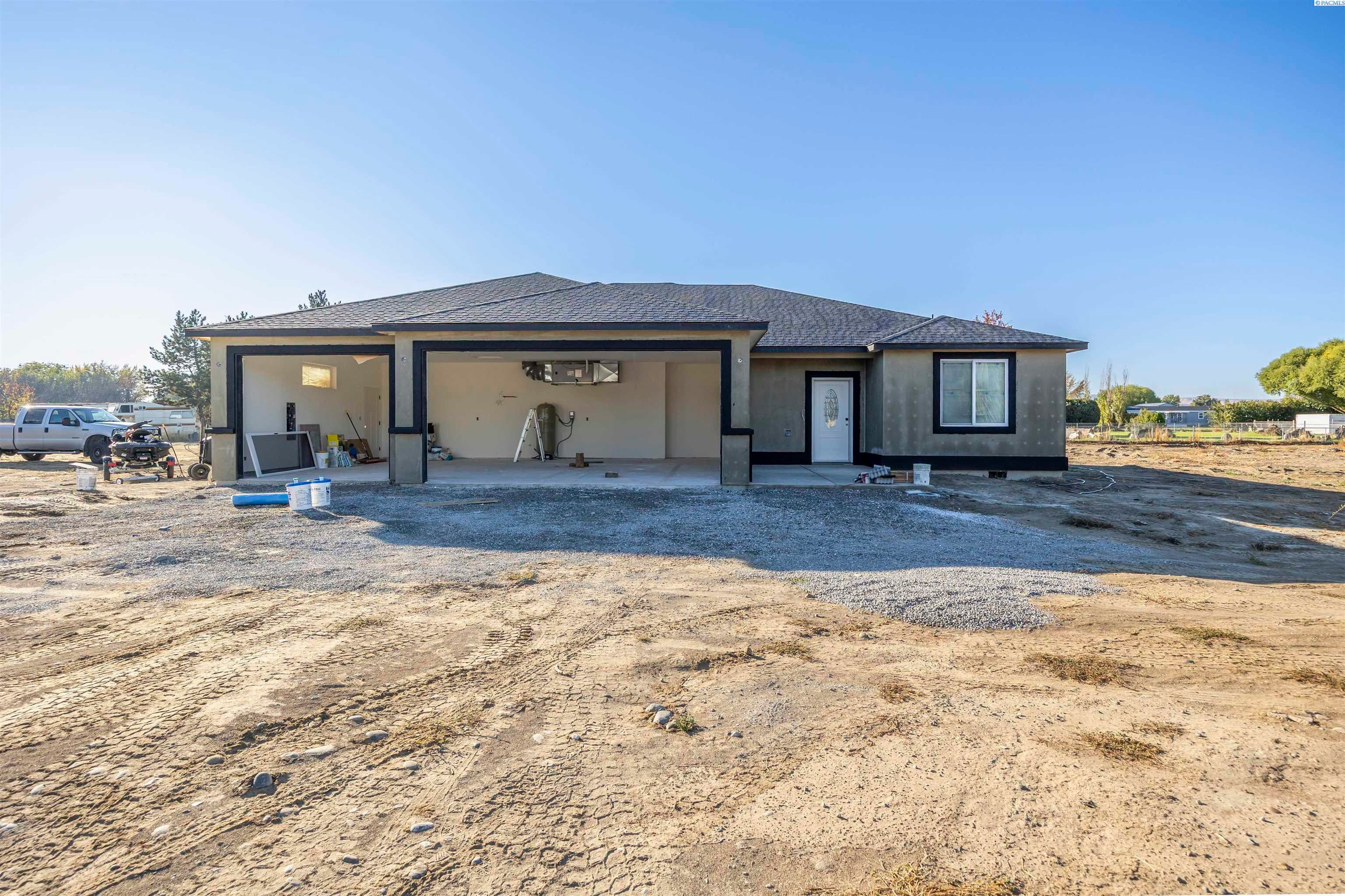 Kennewick, Washington, 99337, United States, 4 Bedrooms Bedrooms, ,1 BathroomBathrooms,Residential,For Sale,1980890