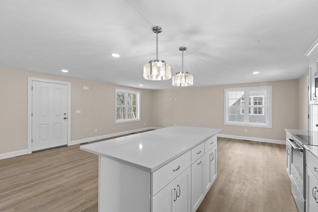 Plymouth, Massachusetts, 02360, United States, 3 Bedrooms Bedrooms, ,4 BathroomsBathrooms,Residential,For Sale,2049282