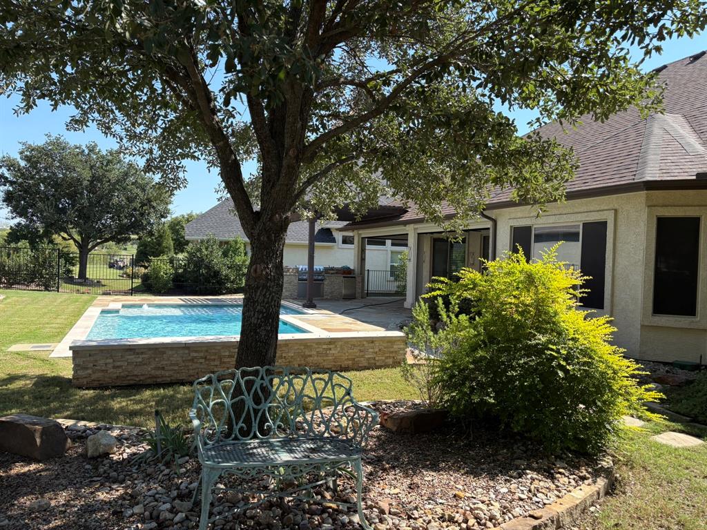 Denton, Texas, 76207, United States, 2 Bedrooms Bedrooms, ,3 BathroomsBathrooms,Residential,For Sale,1981662