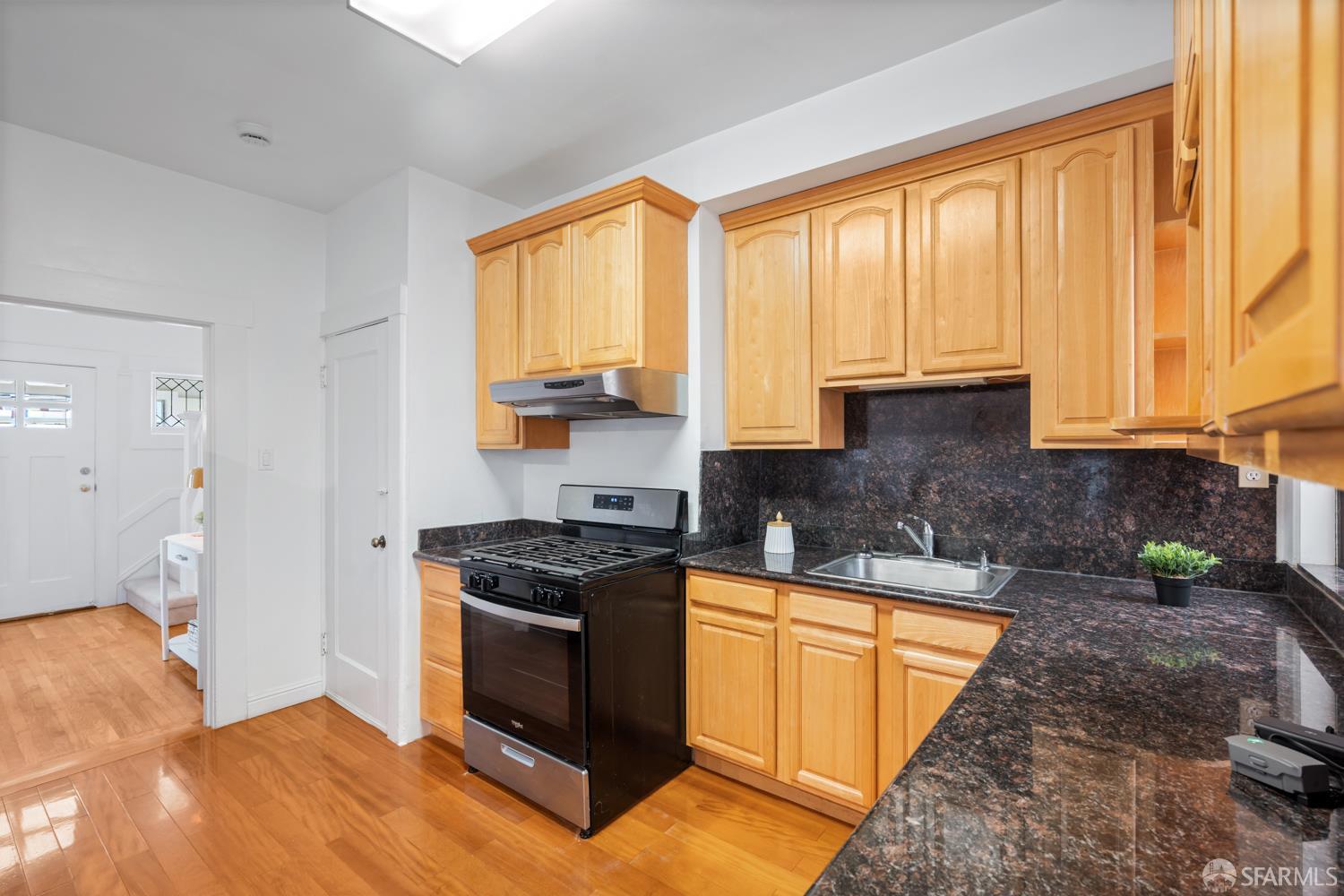 San Francisco, California, 94112, United States, 2 Bedrooms Bedrooms, ,3 BathroomsBathrooms,Residential,For Sale,1933594