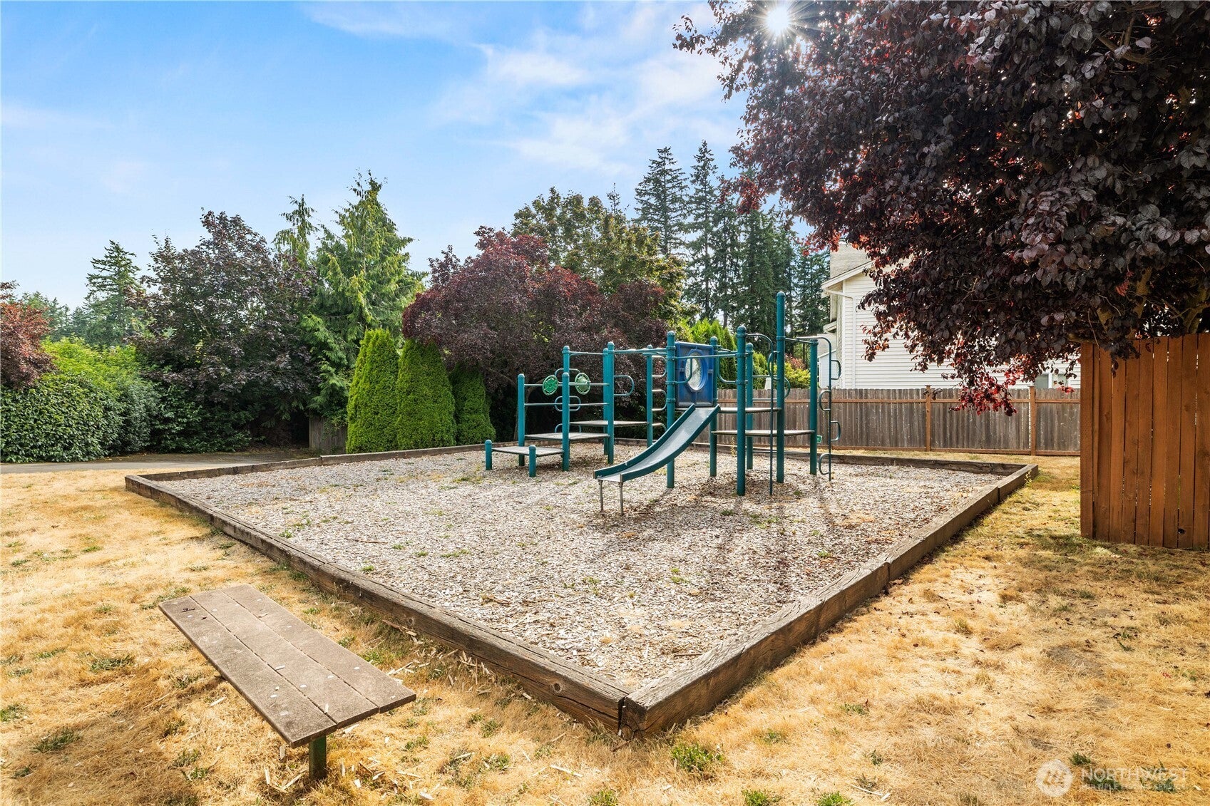 Everett, Washington, 98204, United States, 3 Bedrooms Bedrooms, ,3 BathroomsBathrooms,Residential,For Sale,1930415