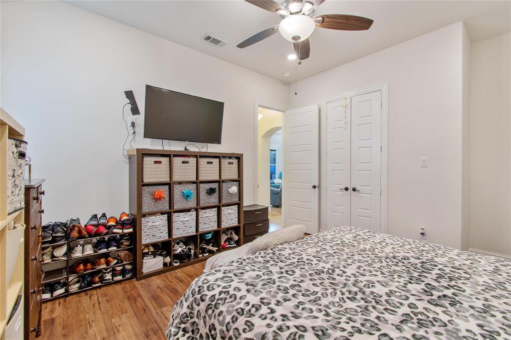 Dallas, Texas, 75212, United States, 3 Bedrooms Bedrooms, ,2 BathroomsBathrooms,Residential,For Sale,2037403
