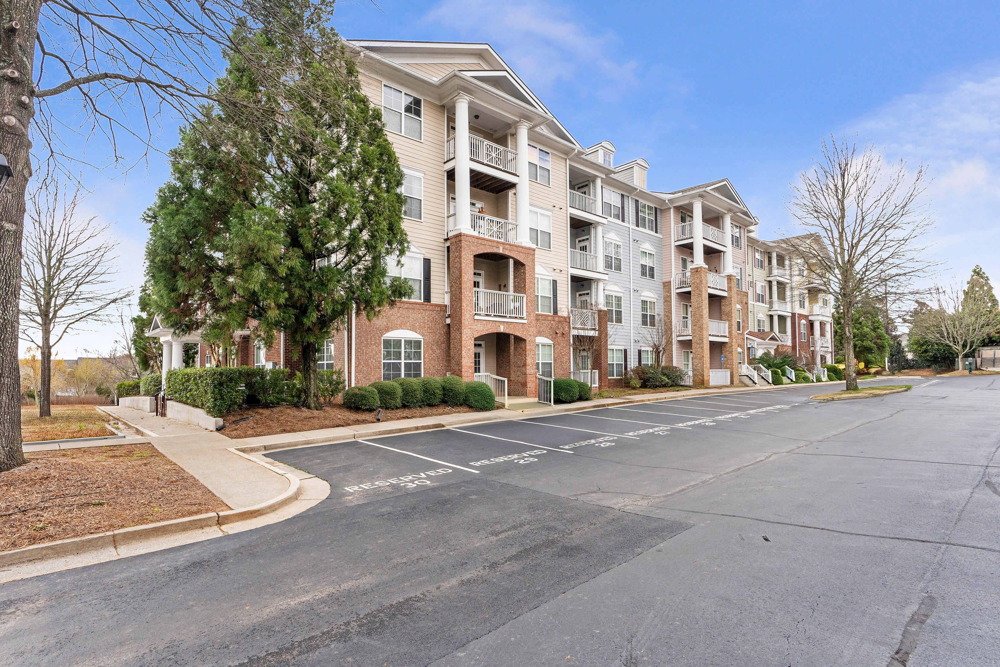  Prime Location in the Sought-After Community of Westside Commons in Alpharetta - 物件實景